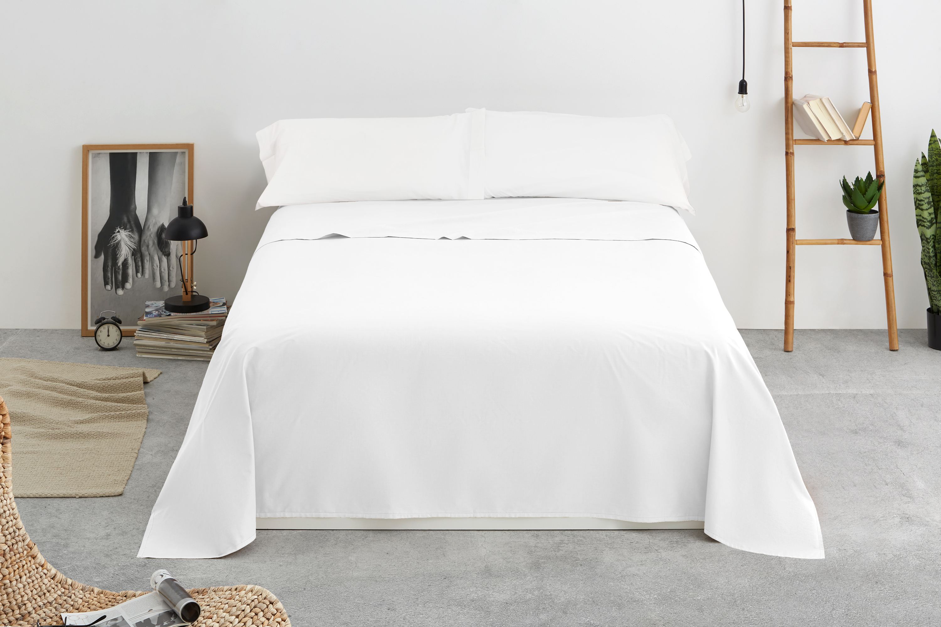 Juego de sábanas lisas 4 piezas 100% algodón. cama 180 cm. color blanco