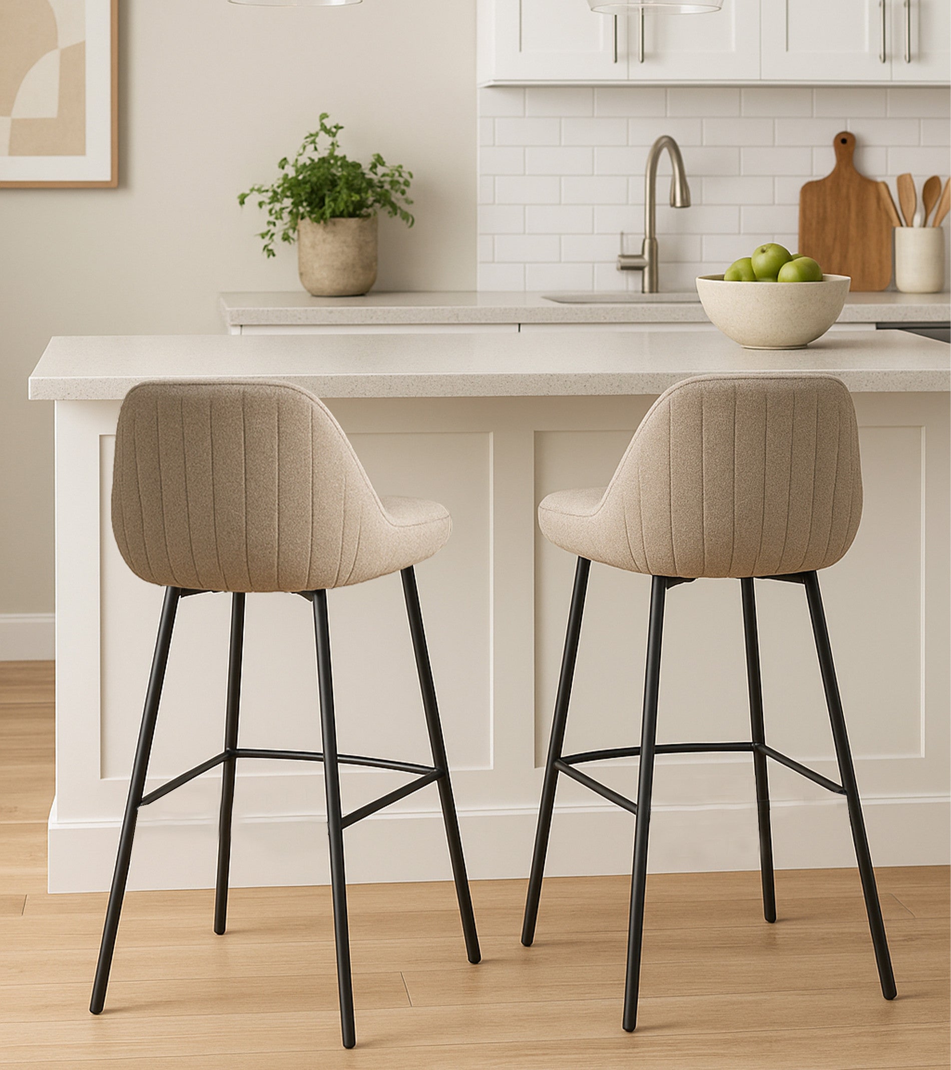 Pack de 2 taburetes CASPI para mesas altas y barras tapizados en tela suave con respaldo en color Beige y patas Negras - 3