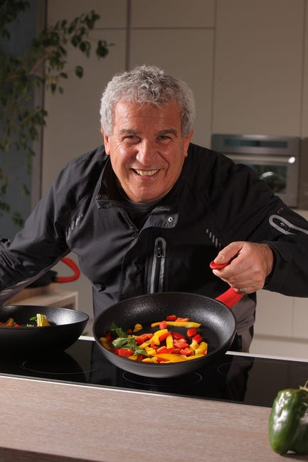 AMT Gastroguss Lotan® AMZN I 524 Z20B Padella antiaderente per cottura a induzione, diametro 24 cm, altezza 5 cm, manico rimovibile AMT Gastroguss Lotan® AMZN I 524 Z20B Padella antiaderente per cottura a induzione, diametro 24 cm, altezza 5 cm, manico rimovibile