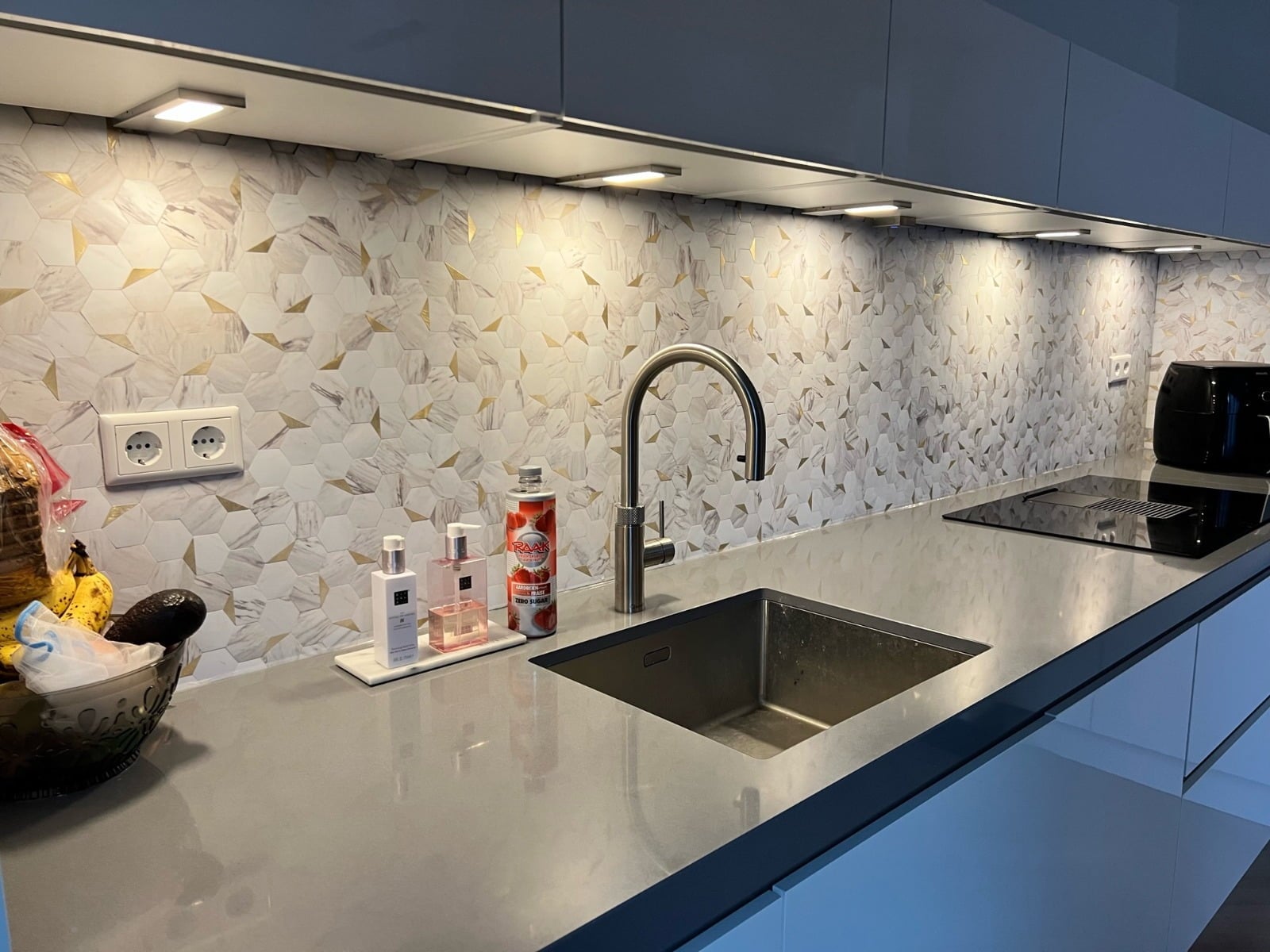 Revestimiento de Pared Mosaico Autoadhesivo Mármol Blanco Dorado Hexagonal – 28,8x29,2 cm, Grosor 0,4 cm - 3