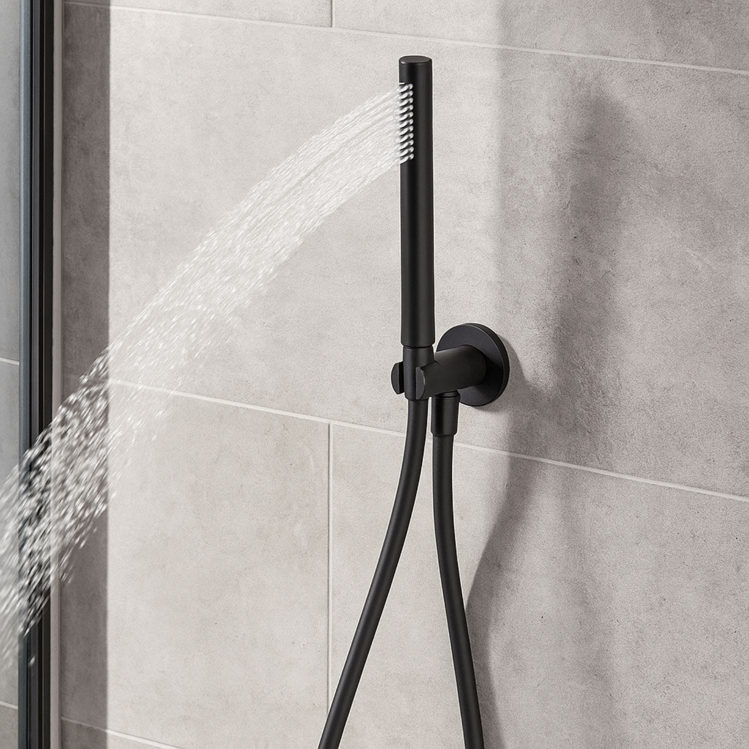 Set doccetta cromata con presa acqua e flessibile da 150 cm per doccia o vasca Set doccetta cromata con presa acqua e flessibile da 150 cm per doccia o vasca
