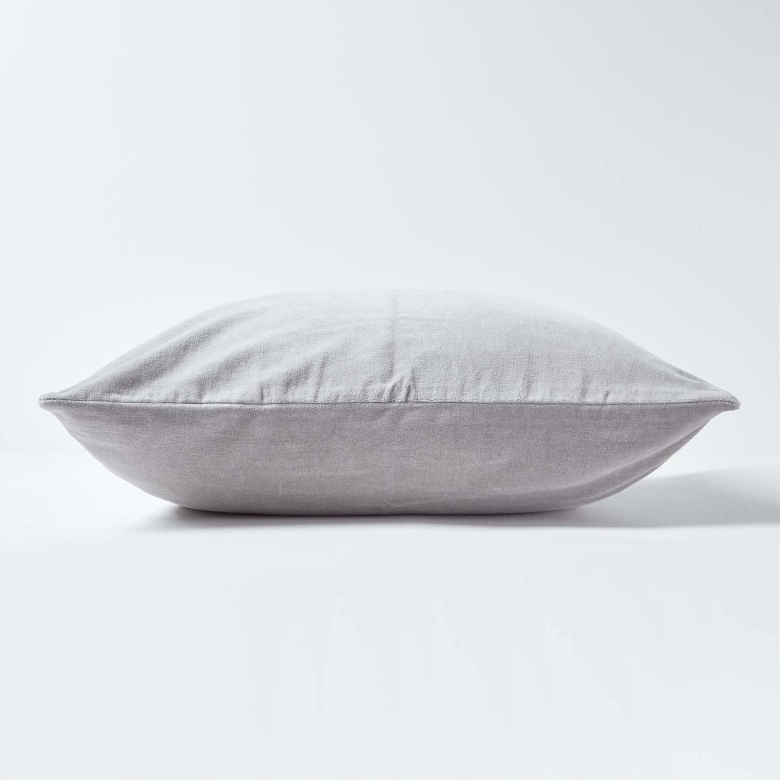 Homescapes Federa Per Cuscino In Velluto 45x45 Cm, Motivo Geometrico A Rombi Trapuntato, Per Divano O Letto, Colore Grigio Chiaro Argento