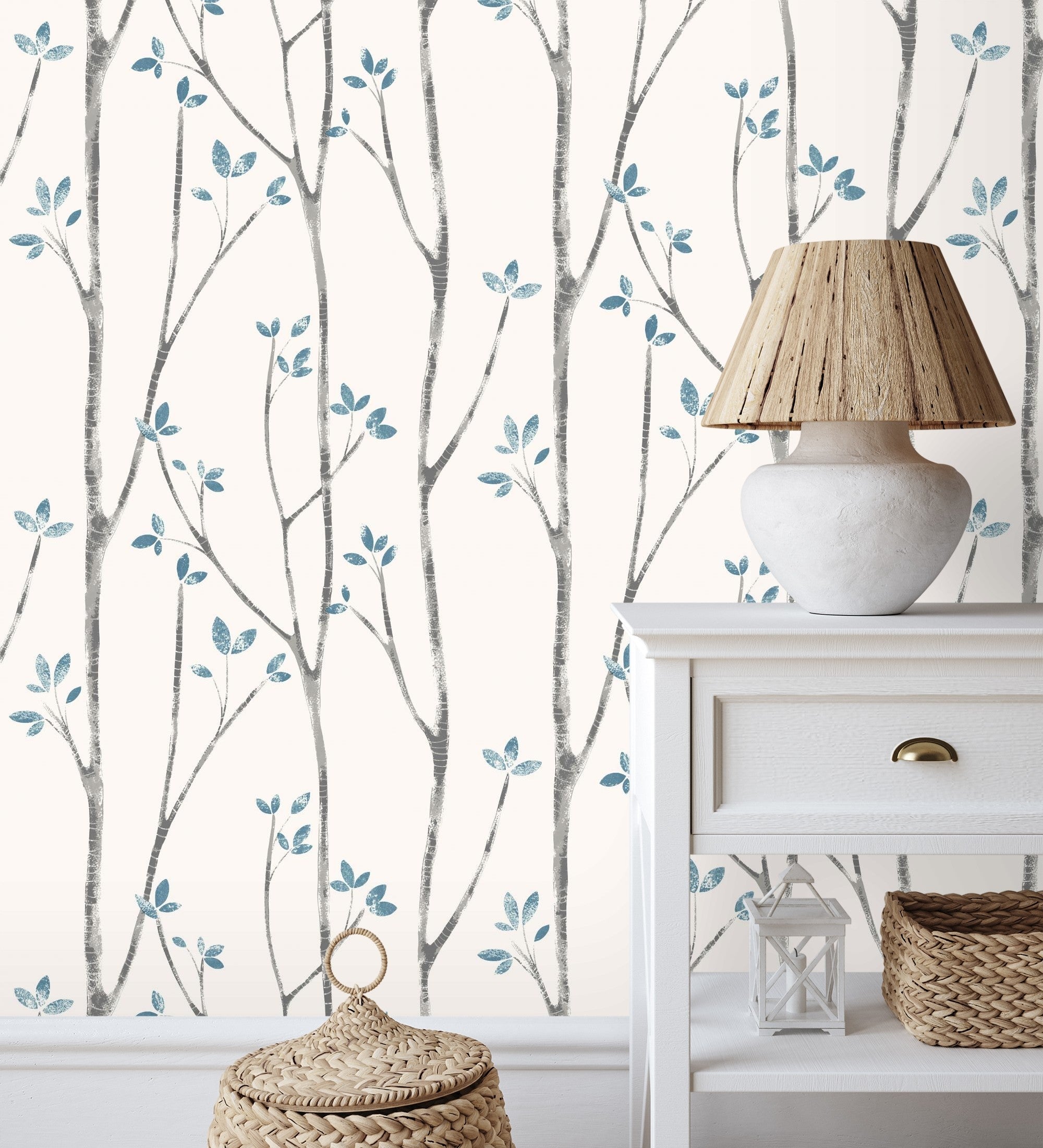 Muestra din a4 de papel pintado de ramas de árboles nórdicos con hojas azules - benson forest 680946 de gaulan