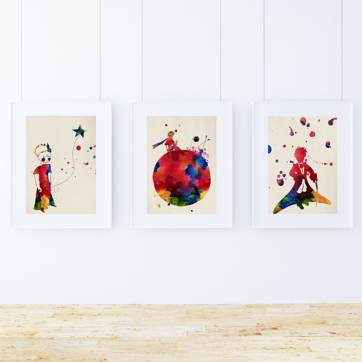 Set láminas el principito poster en estilo acuarela con imagenes del principito con imagenes de cuentos infantiles marco madera clara - a3