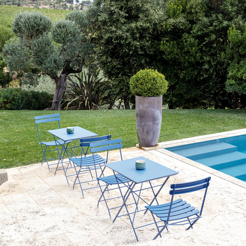 Tavolo quadrato pieghevole in metallo 
