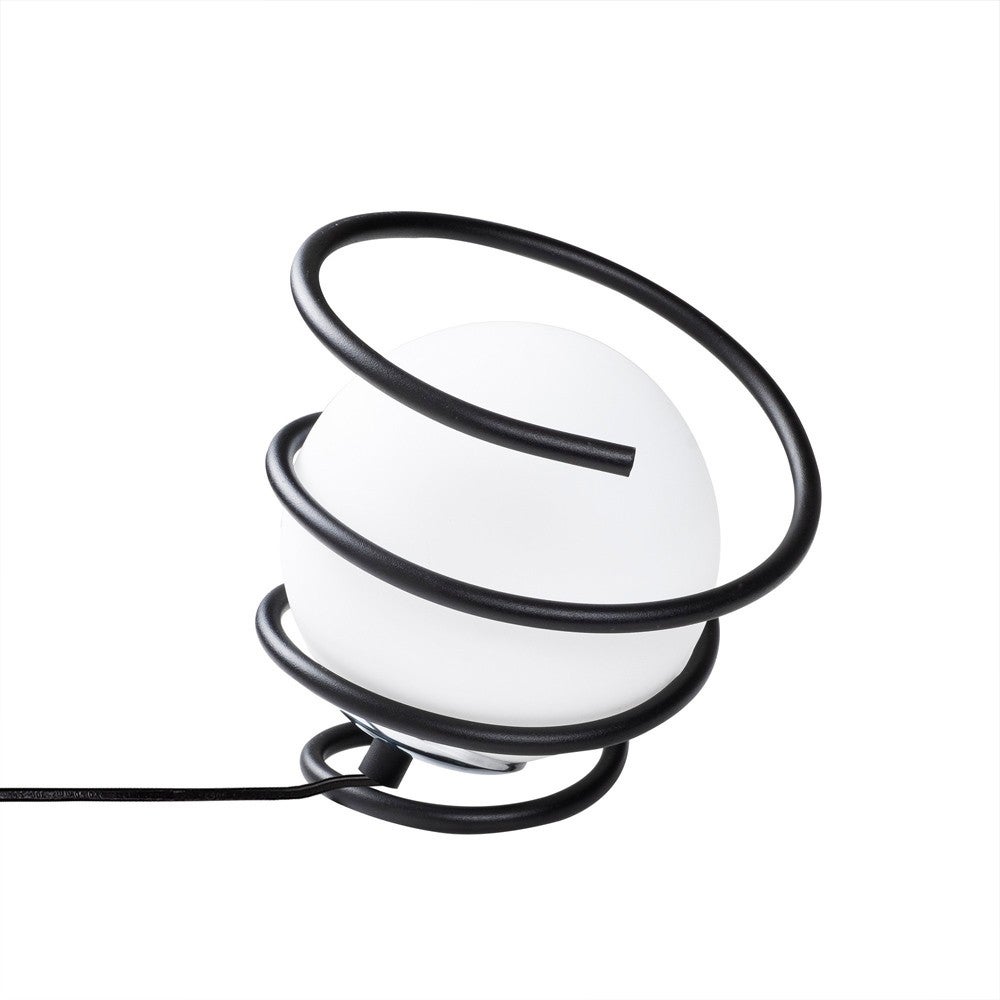 Oryginalna lampa stołowa Nordic Galene z czarną metalową spiralą i białą szklaną kulą ø20 cm