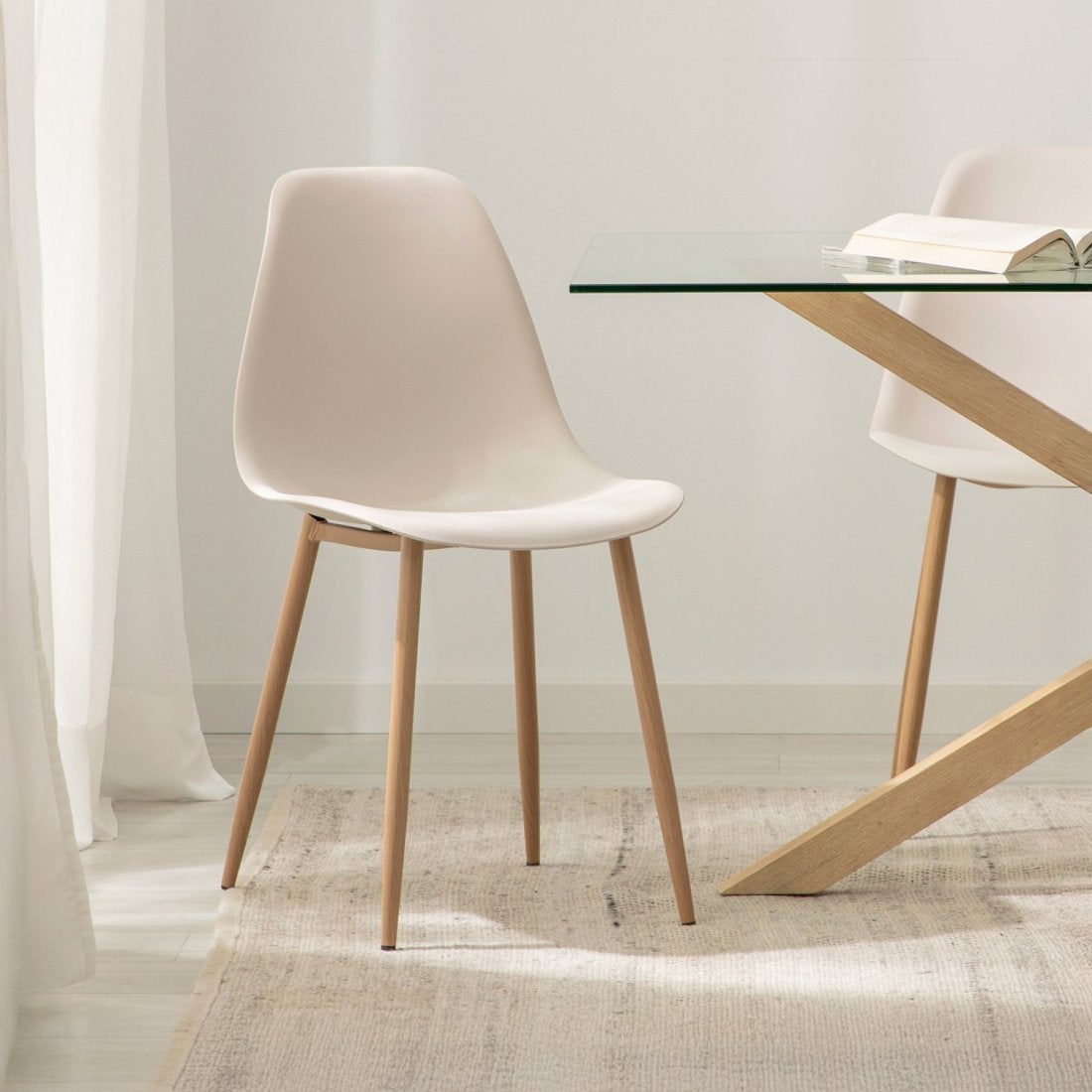 Set 6 sedie in polipropilene beige con gambe naturali Nina - 8