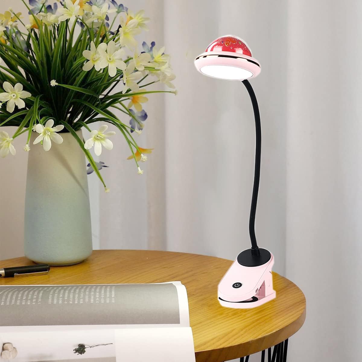 Lampa LED z klipsem dla dzieci, różowa, ładowana przez USB, do czytania z projekcją gwiazdek, z gęsią szyjką 360° - 3