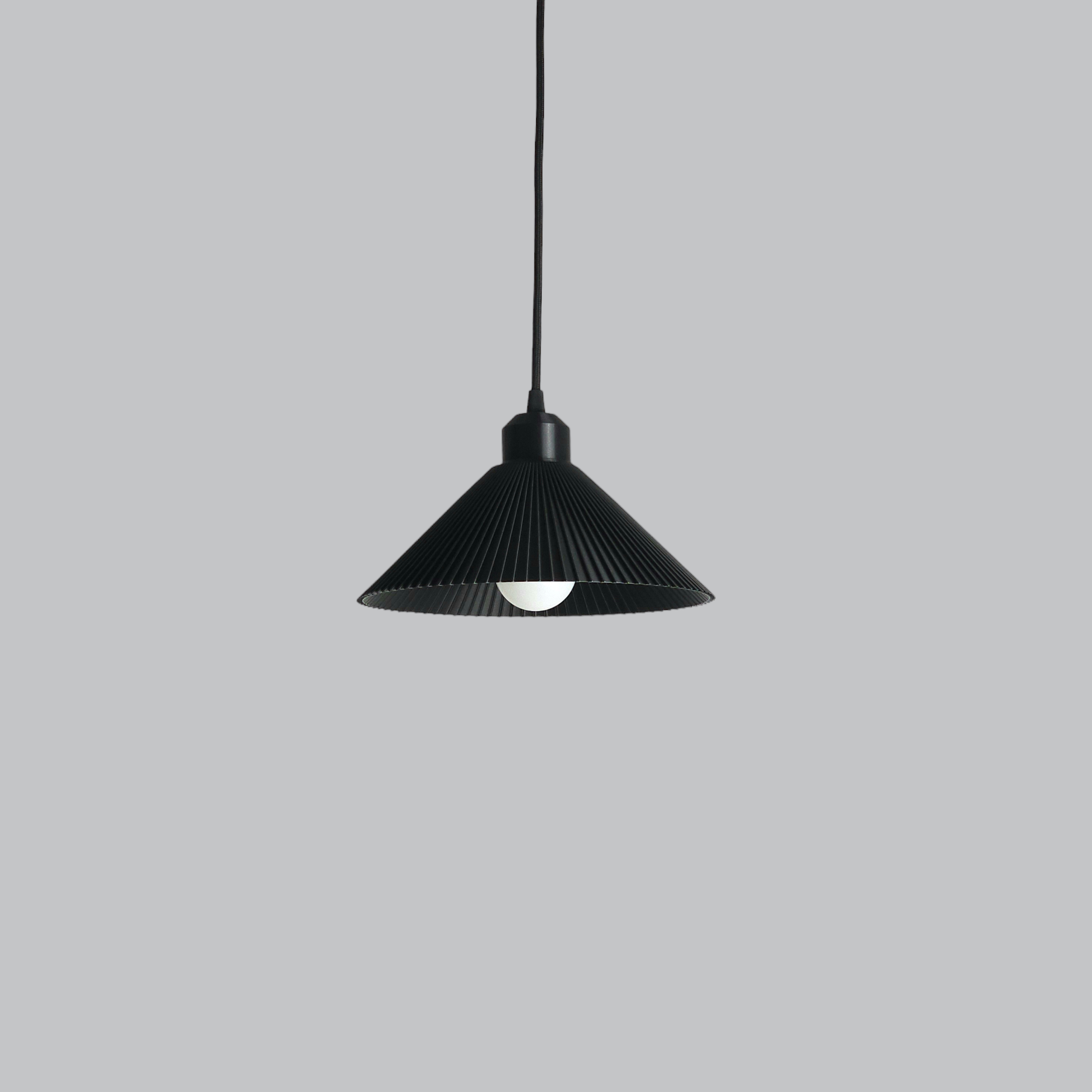 Candeeiro de teto modelo COLT NNN Preto /cabo preto/flor preta - 8