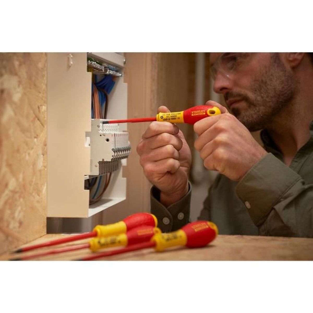 Jeu de 5 tournevis SLIM isolés 1000V electricien STANLEY XTHT0-62692 + testeur - 7