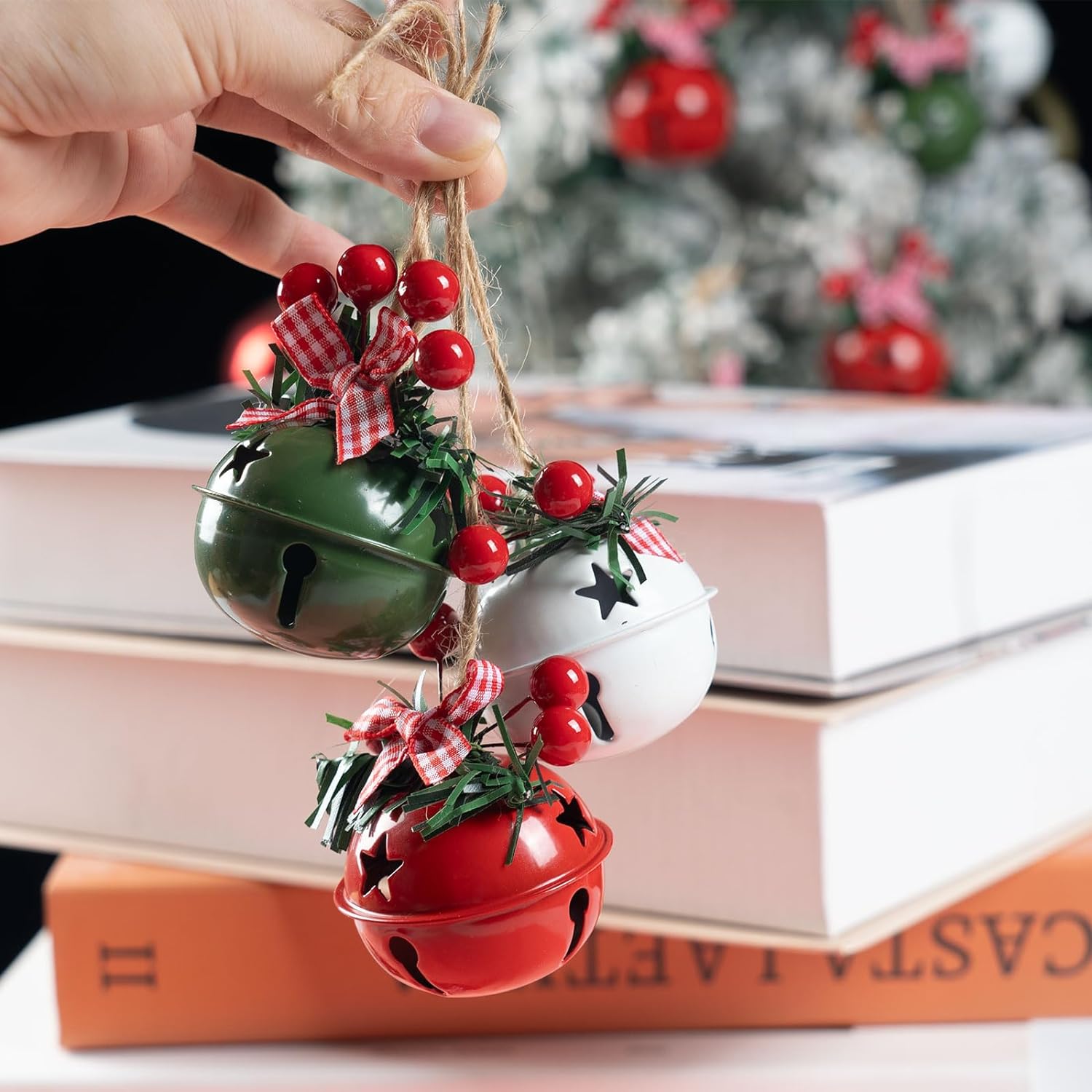 Paquet de 18 ornements de cloches de Noël rouges, blancs et verts, pendentifs de cloche d'arbre de Noël, décorations d'arbre de Noël - 4