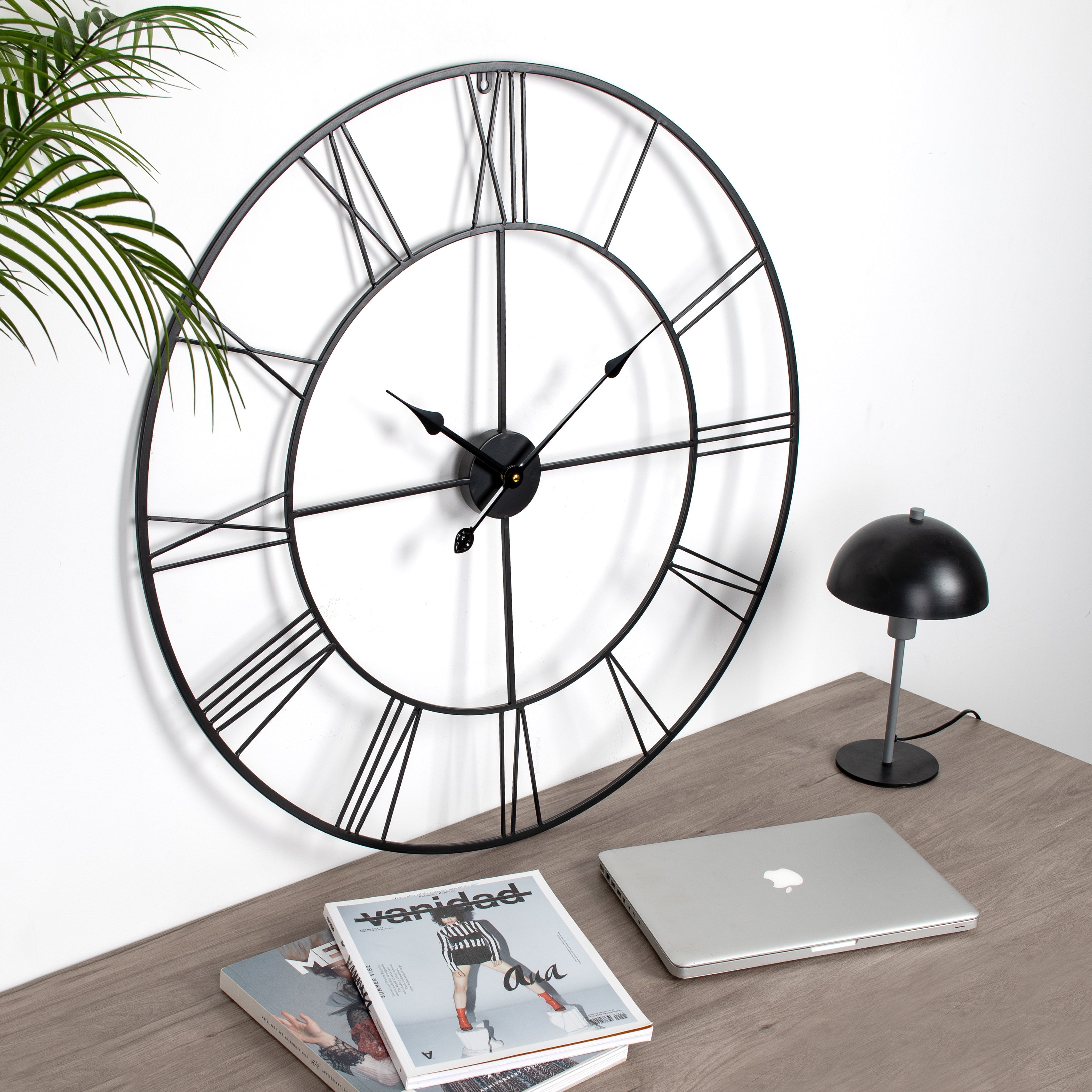 Horloge murale en métal. Grande horloge décorative. Horloge silencieuse. Dimensions : 80 cm de diamètre - 7