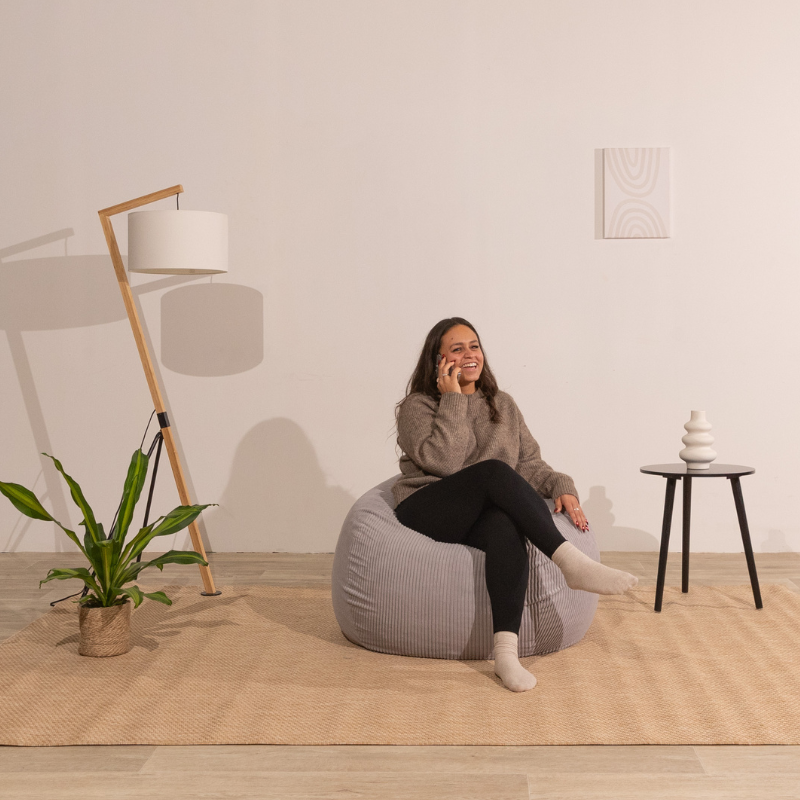 Pouf sacco in velluto a coste BANANAIR 120 x 100 cm grigio chiaro