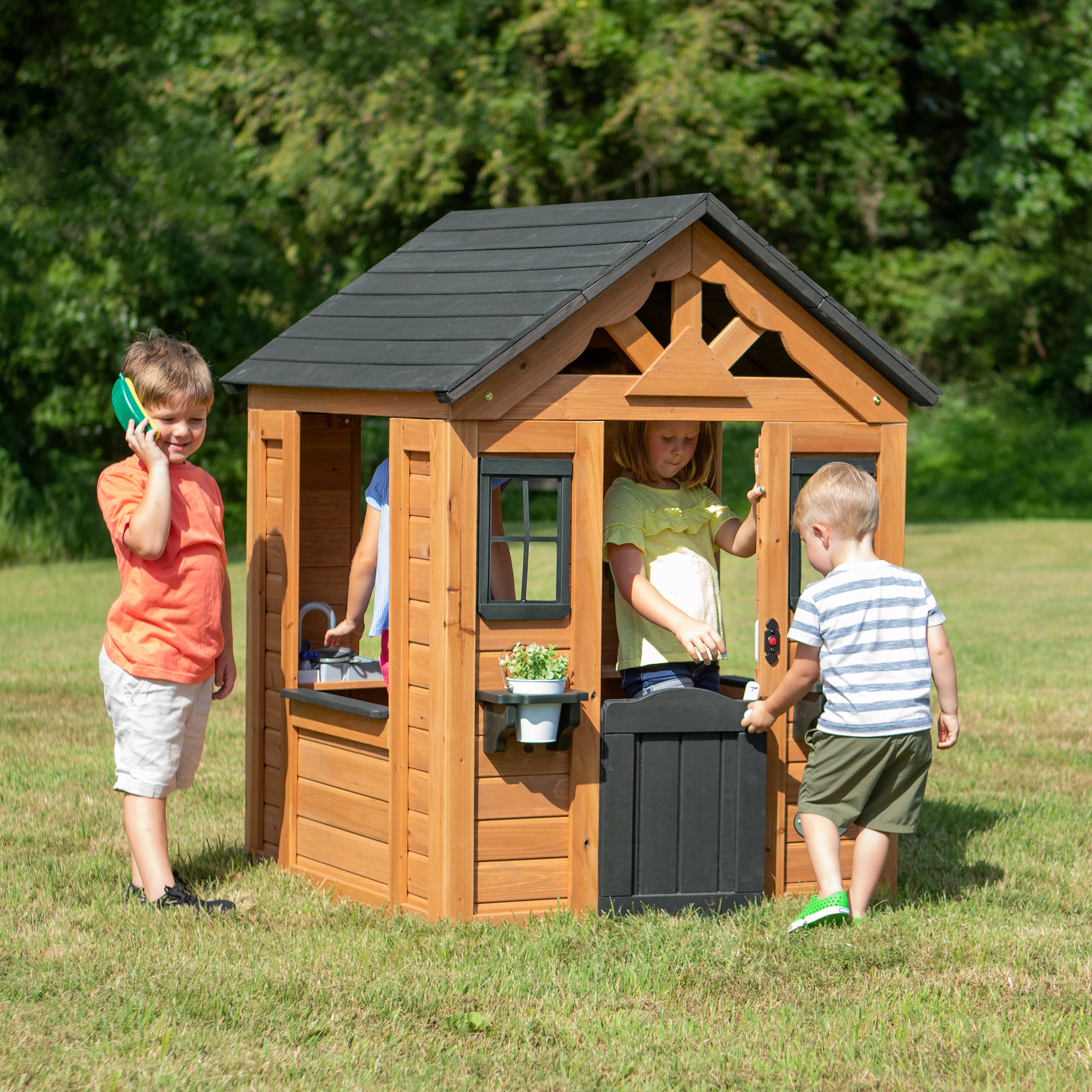 Maisonnette en bois / Cabane de jeu avec cuisine et accessoires Backyard Discovery Sweetwater - 3