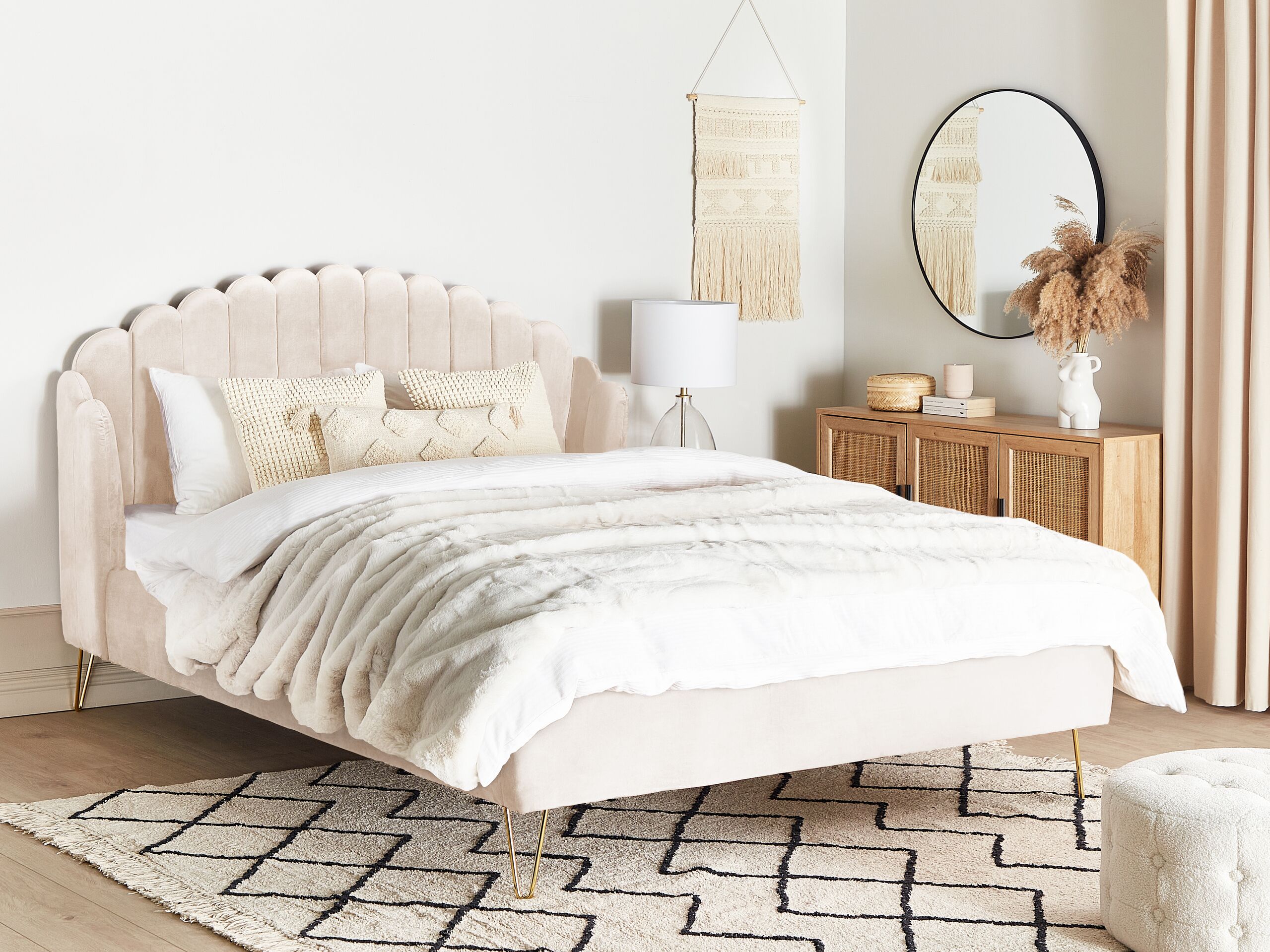 Lit double en velours beige 160 x 200 cm MARVILLE