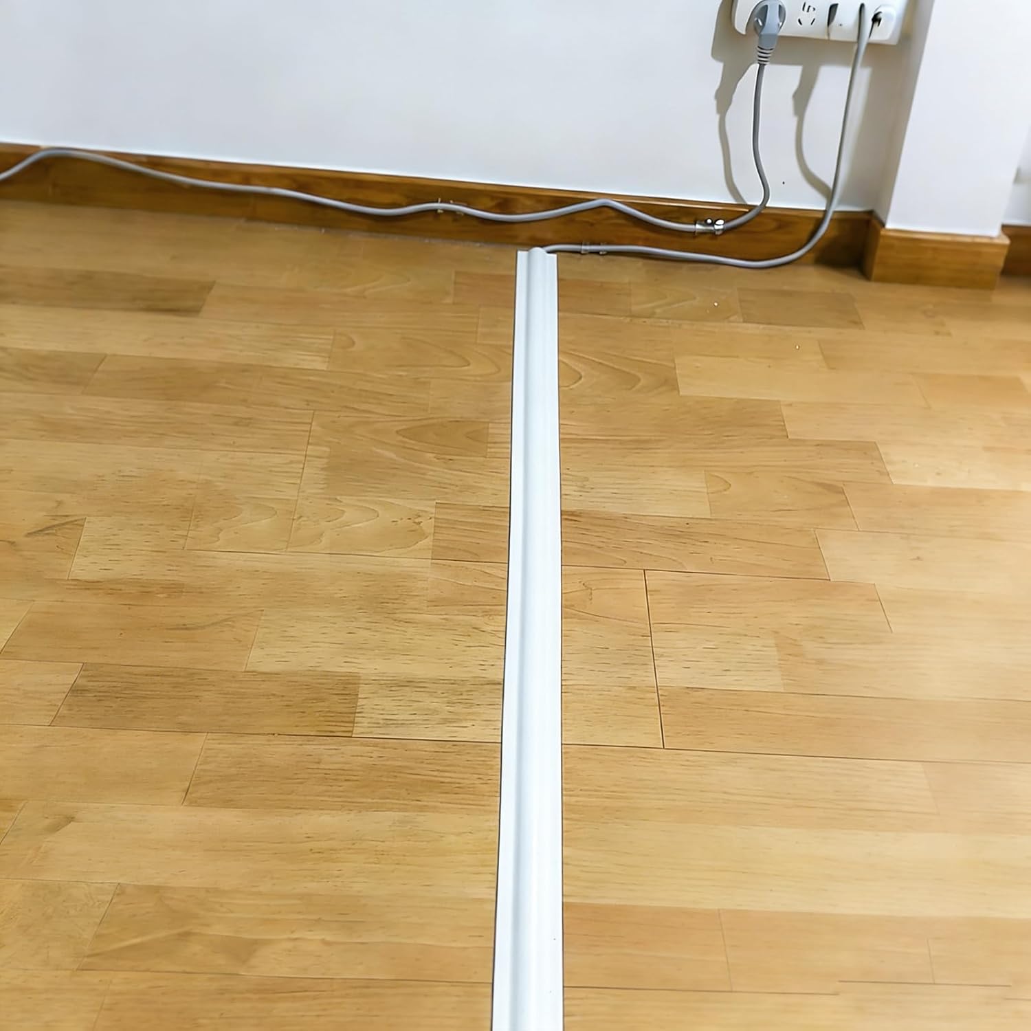 38mm Cache-câbles flexible - 4 m - Blanc - Autocollant - Gestion des câbles - Pour les murs, les sols, les maisons, les bureaux, les garages - 3