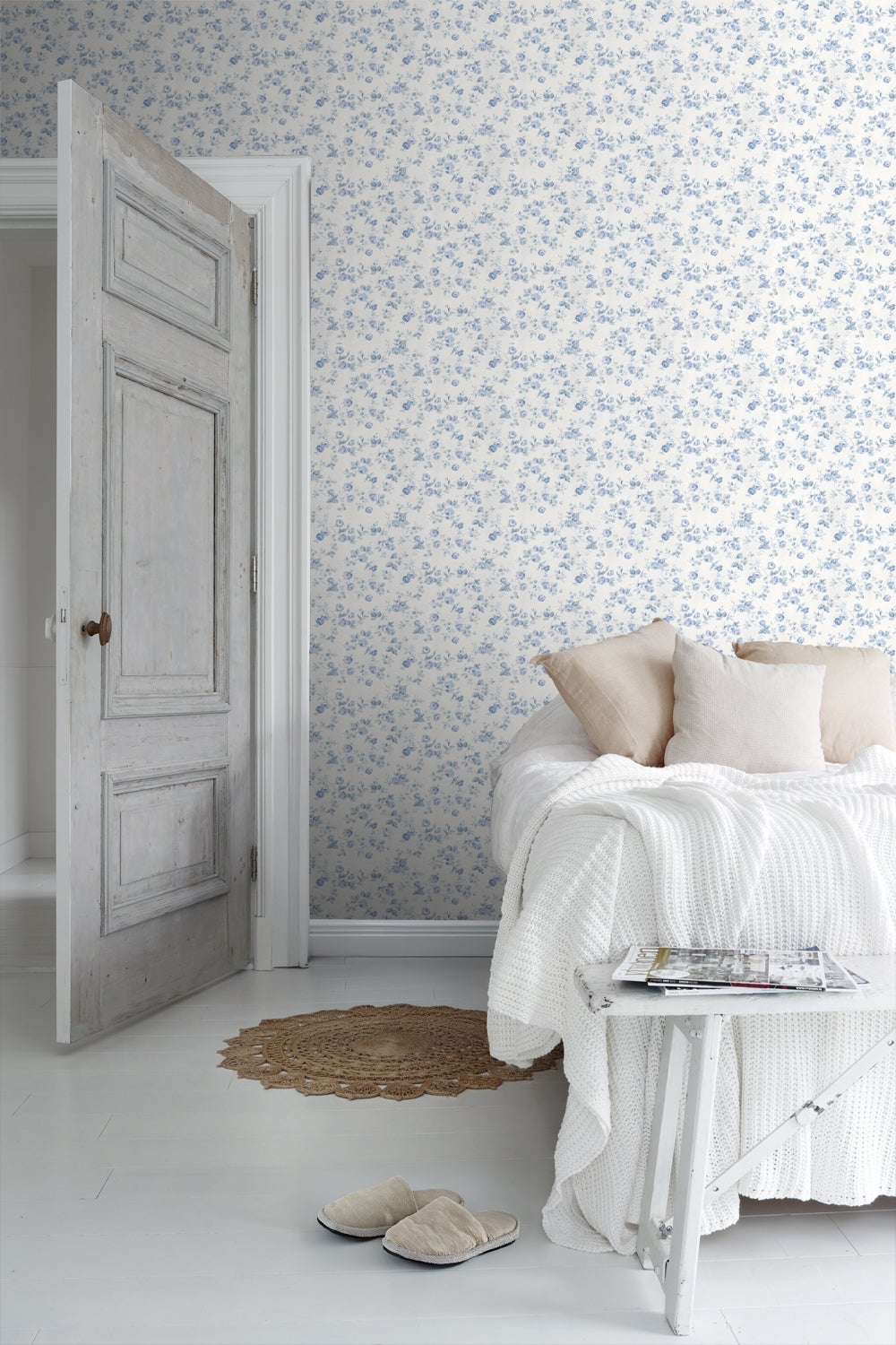 Papier peint fleurs bleu et blanc cassé - 53 cm x 10 m - Sanders & Sanders - 4