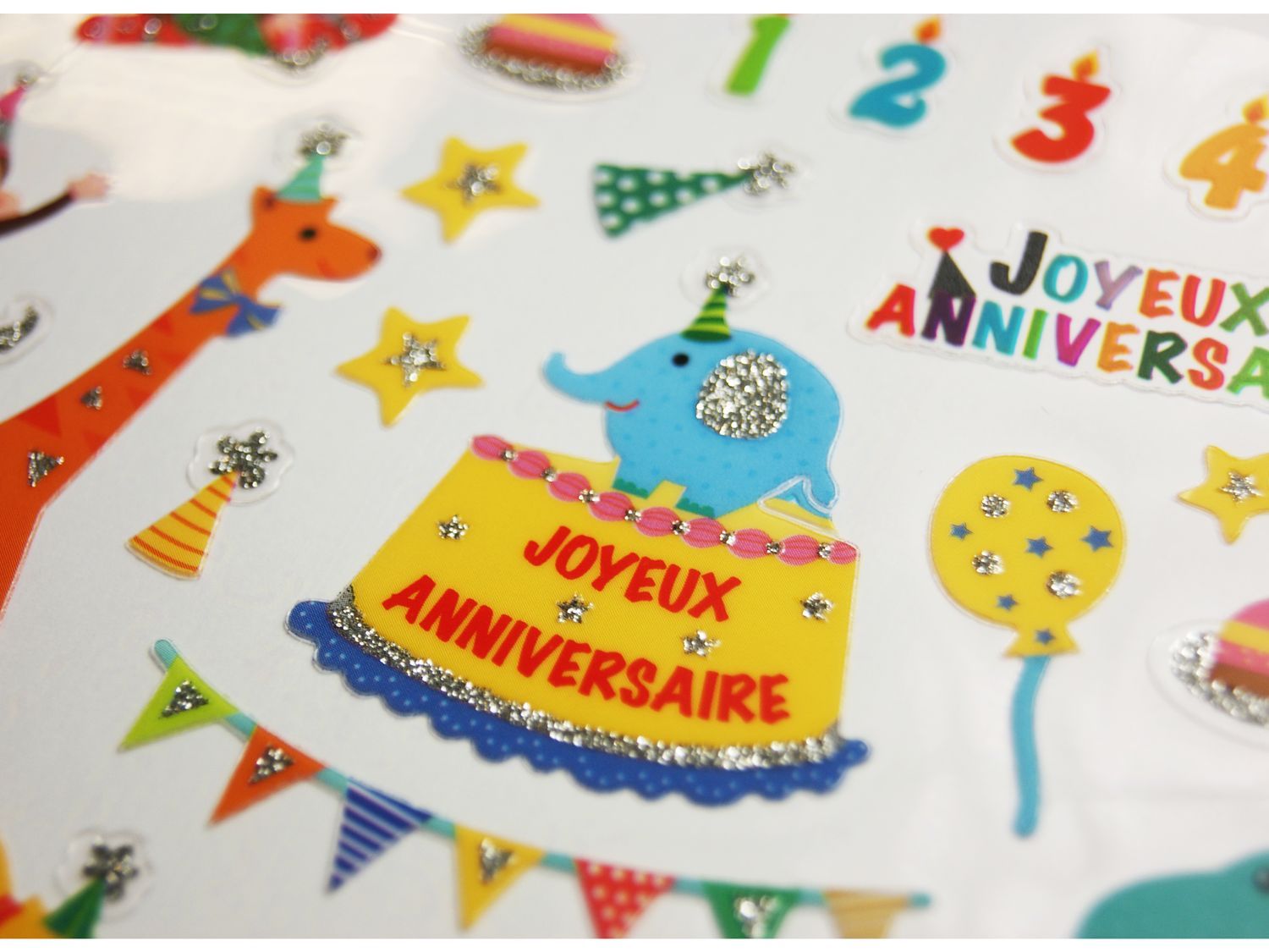 Modelli e design di adesivi su foglio, compleanno