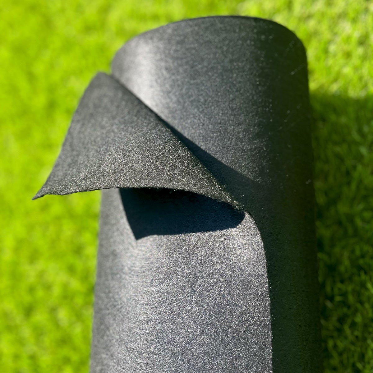 Géotextile 150 g/m² – rouleau 1,5 m x 25 m –soit 37.50M² idéal sous gazon synthétique et graviers - 3