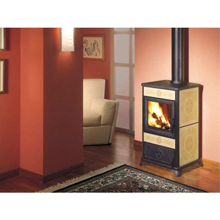 Piec na drewno Italiana Camini mod. Ninfa Beige 4-gwiazdkowy certyfikat