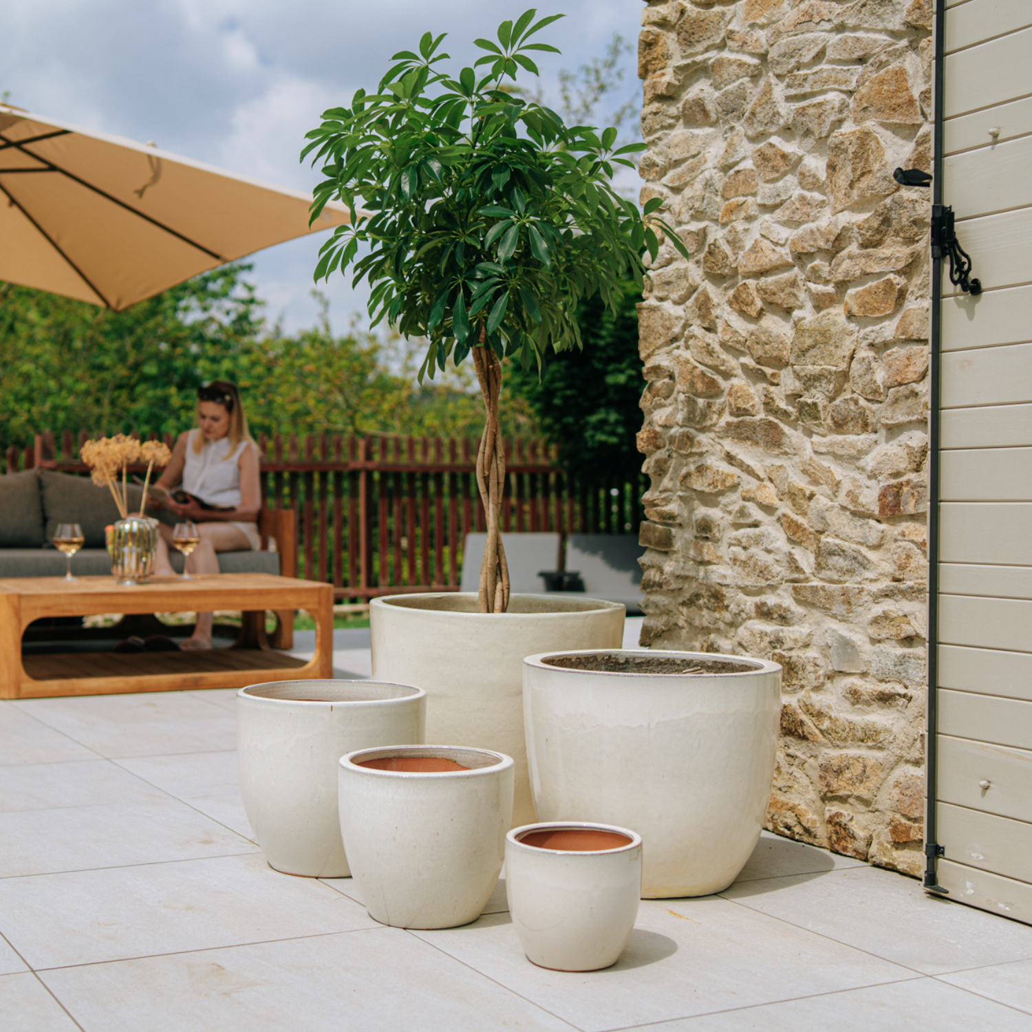 Pot grande taille d'extérieur LANCELOT 36x34cm crème, fait main en terre cuite émaillée, résistant au gel - 3