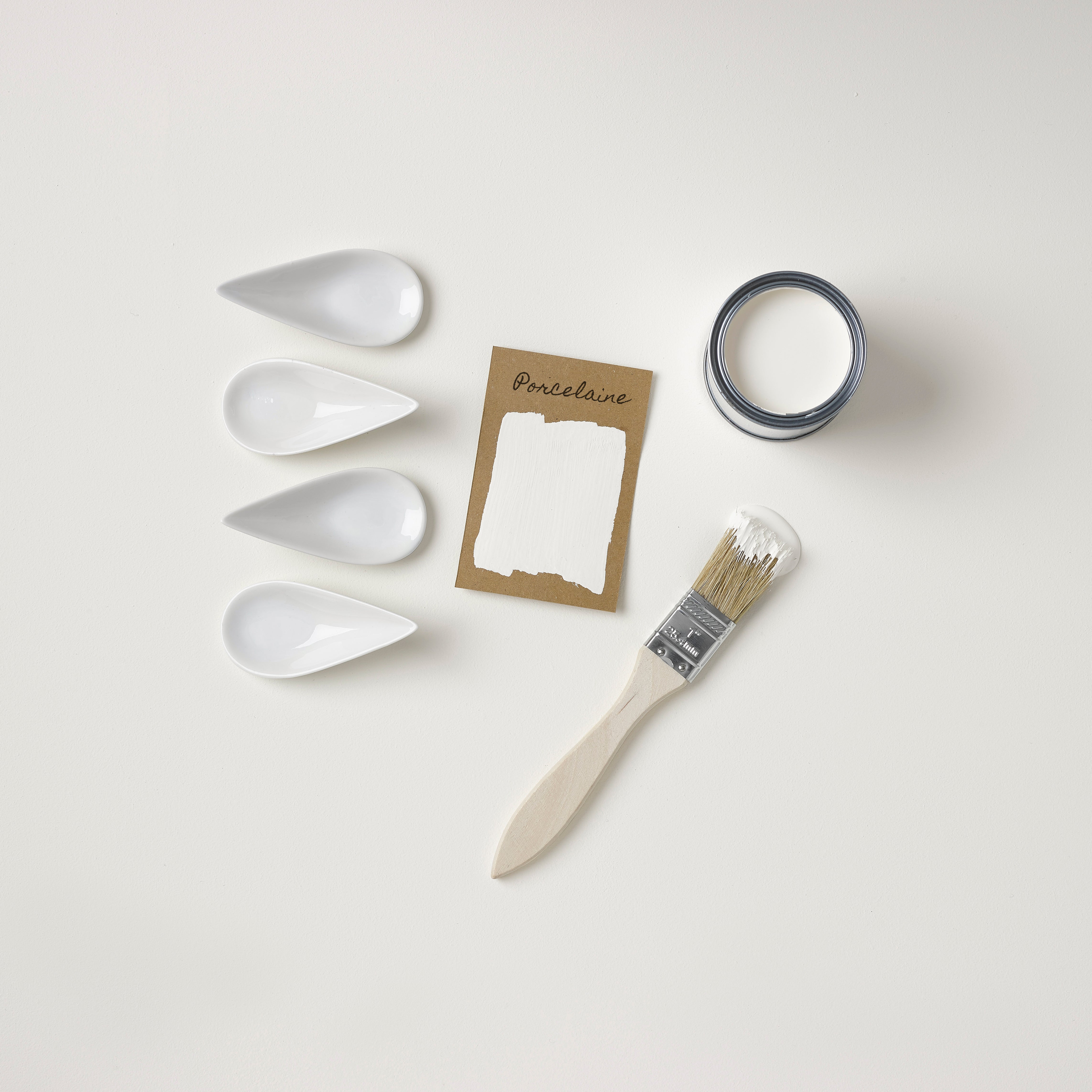 Peinture Blanche pour Meubles Chalky Mat Poudré RUST-OLEUM - Porcelaine 750ml (10,5m² avec un pot) - 4