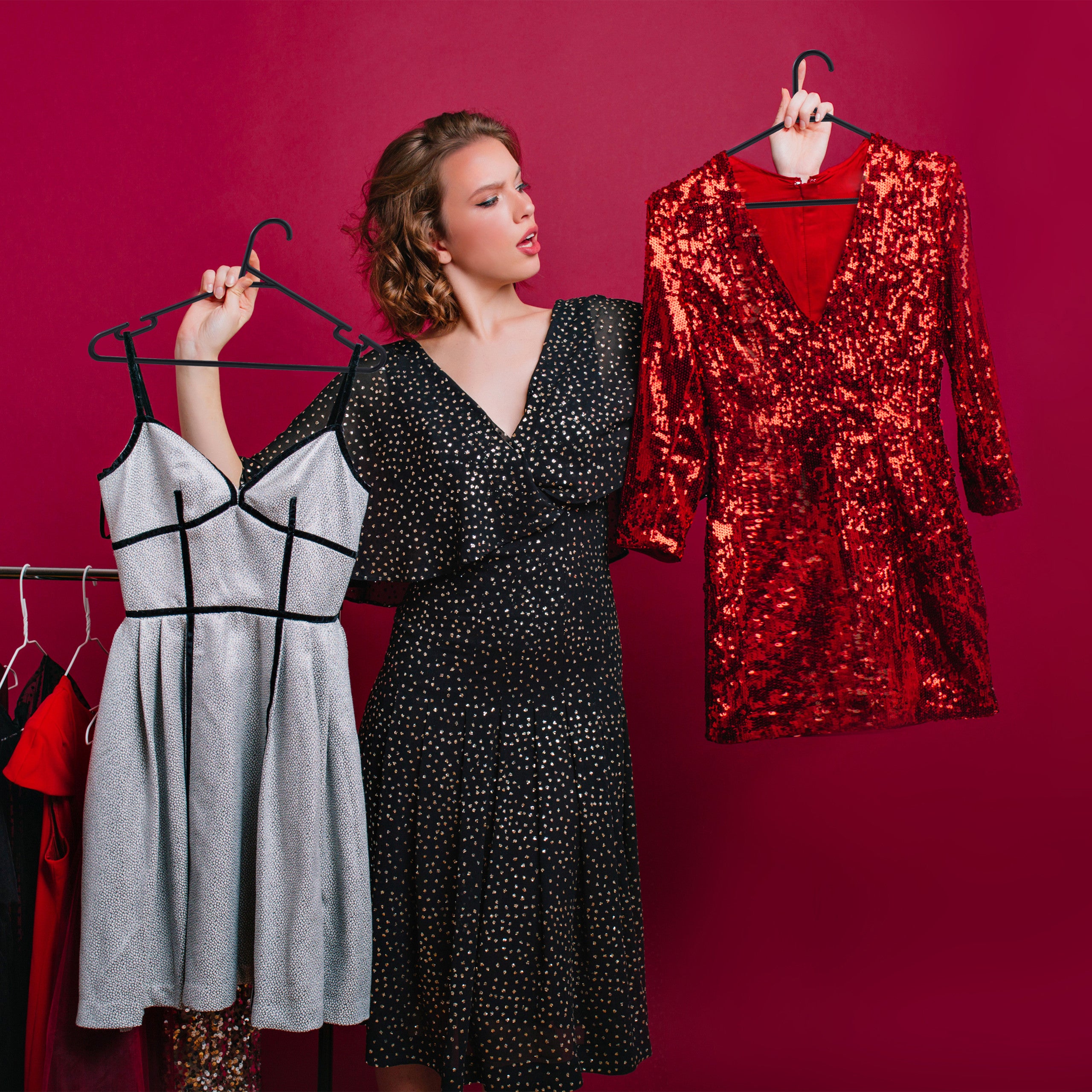 Cintres set de 24, traverse pantalon et encoche, plastique recyclé, rangement, peu encombrant, noir, Relaxdays - 3