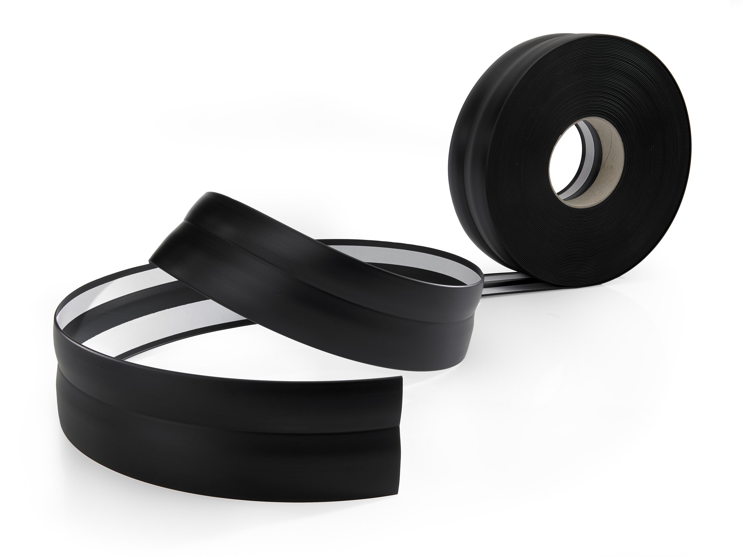 Plinthe souple autocollante PVC 32x23 mm flexible - 15 m, noir | Leroy ...