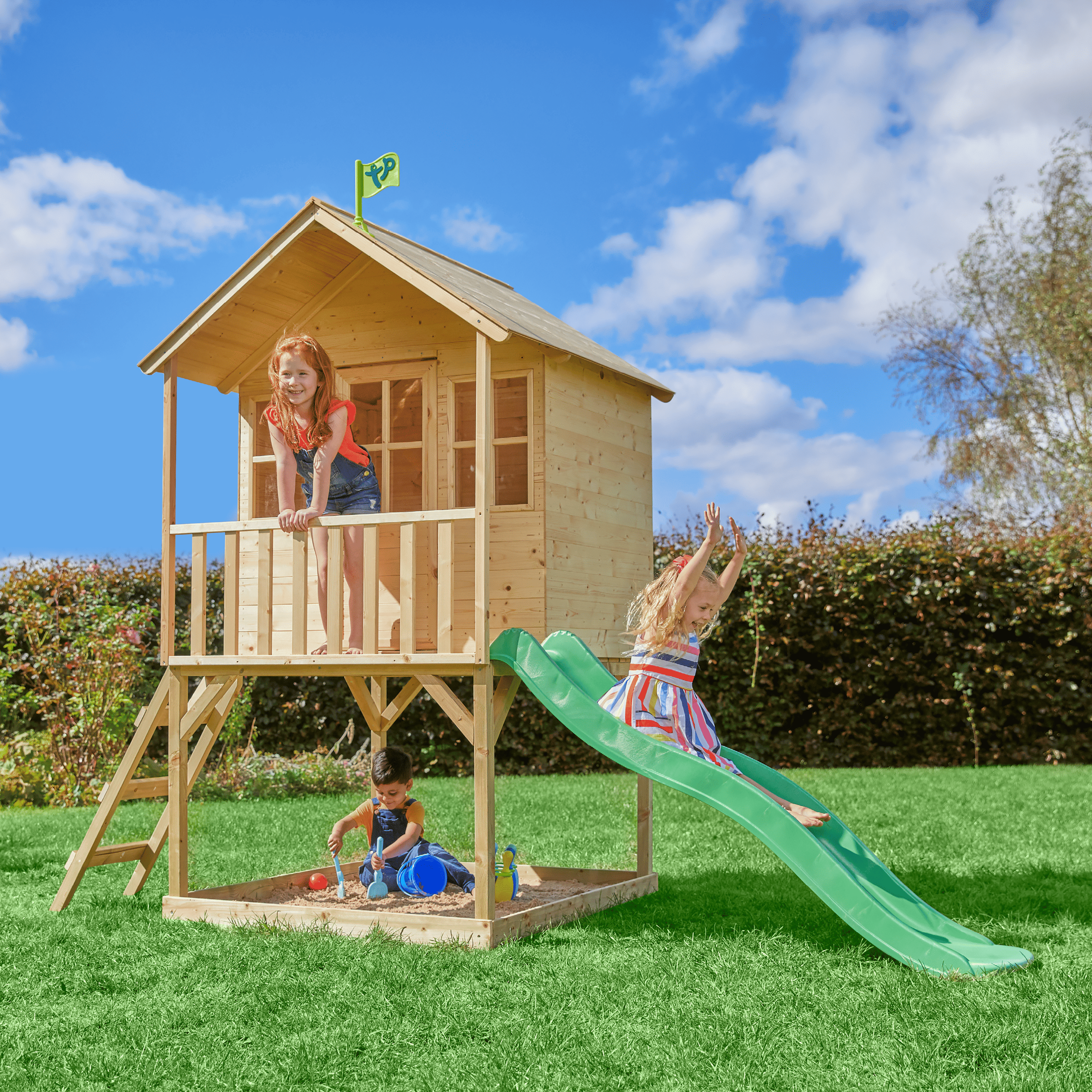 Maisonnette cabane sur pilotis en bois FSC® avec toboggan vert pomme COLLINE - 2