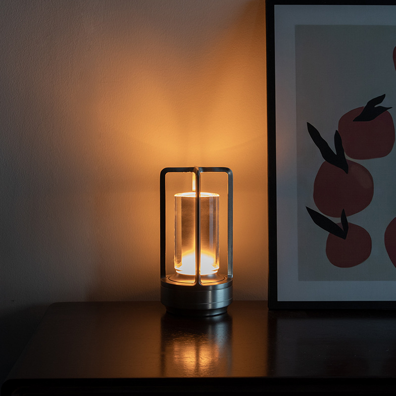 Akumulatorowa lampa stołowa LED, kreatywna dekoracyjna lampka nocna do sypialni, lampka nocna z nastrojowym światłem USB do baru i restauracji, czarna