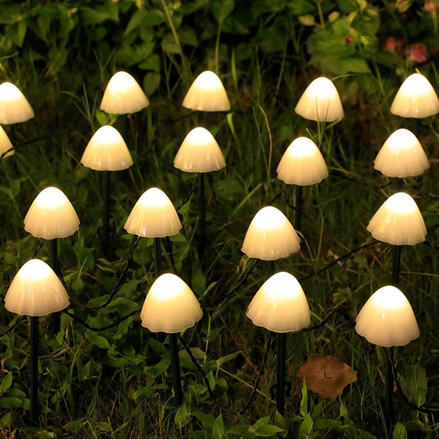 10 mini-champignons lumineux solaires a piquer - LUMISKY - CHAMPY - 3.8 m - Balisage allée - LED blanc chaud - 7