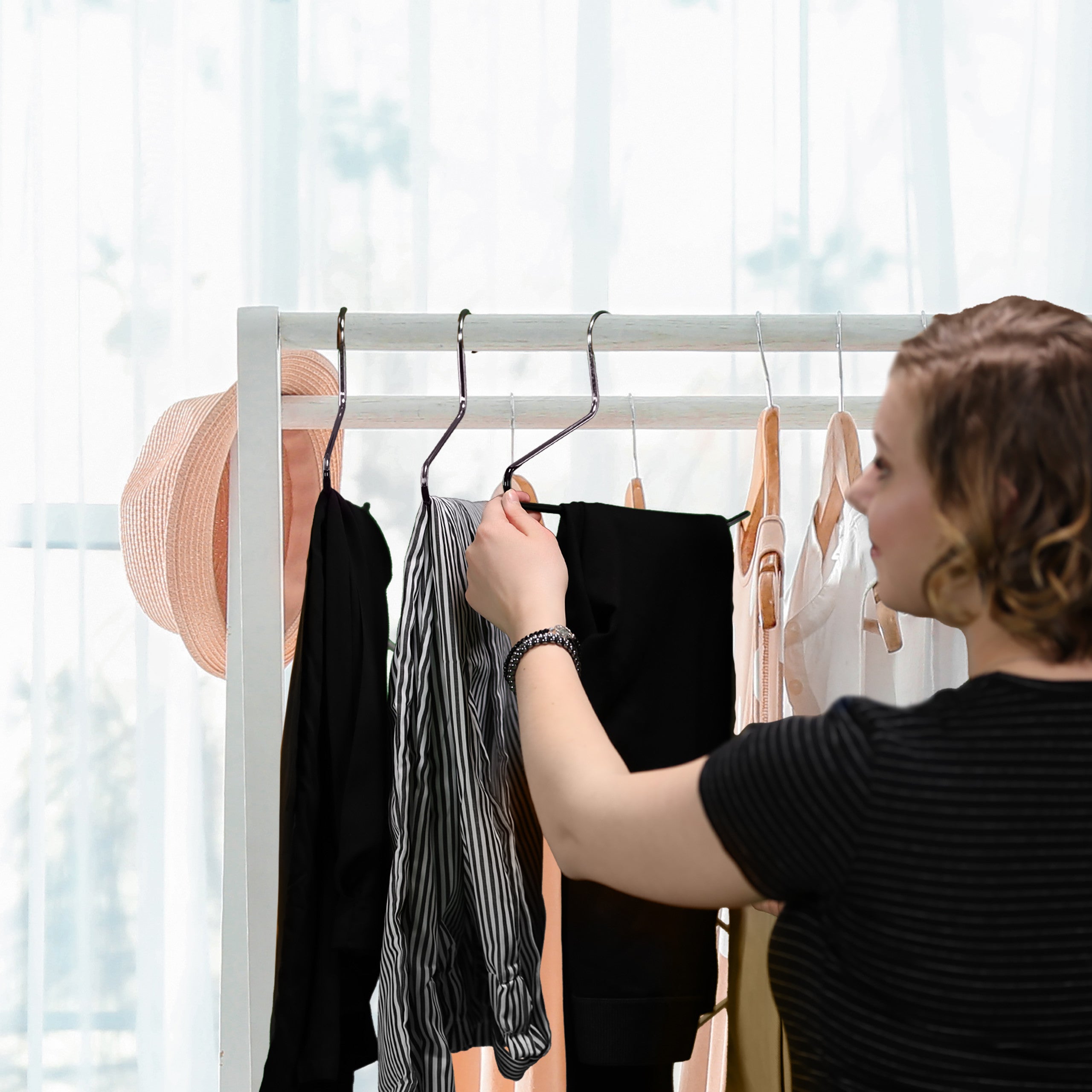 Cintres à pantalons revêtement pvc antidérapant en métal 35 cm lot de 12, noir, Relaxdays - 2