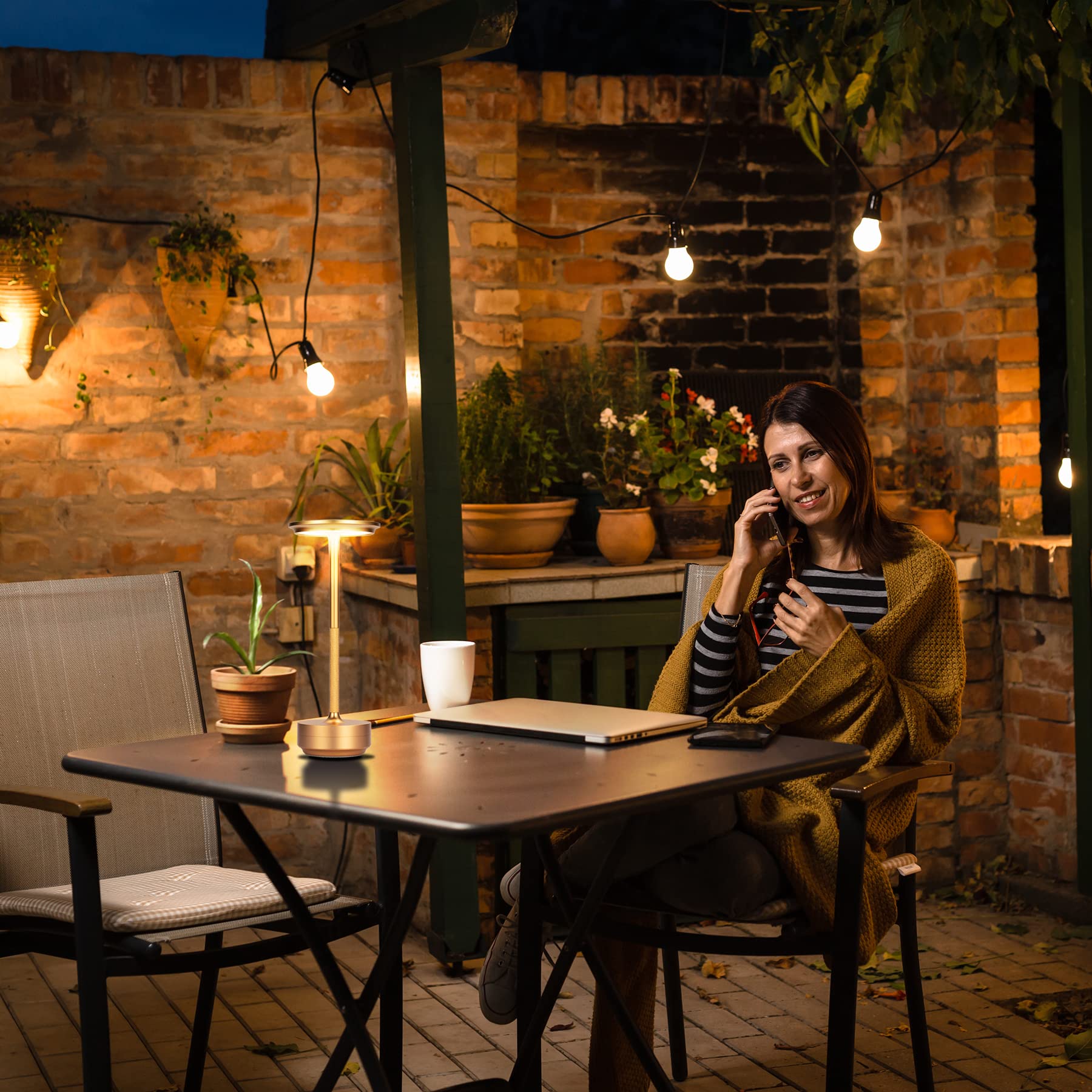 Lampe de table sans fil, lampe de chevet rechargeable, lampe d'extérieur portable à LED alimentée par batterie, 3 couleurs à intensité variable (or) - 4