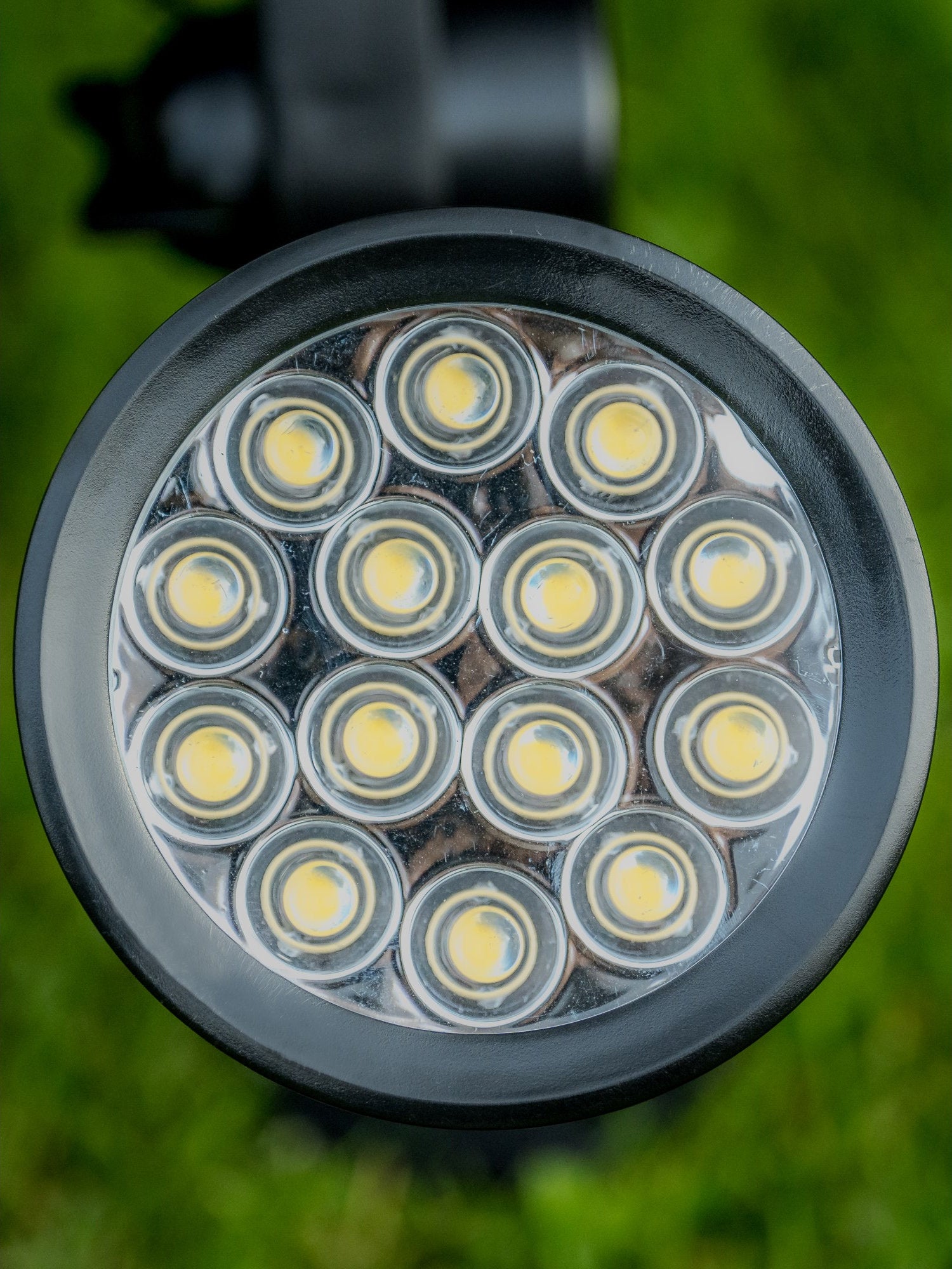 Spot Solar Exterior LED Iplux® Pro+ 1200 lúmenes - Alta qualidade - Duração de combustão 15 horas - 6