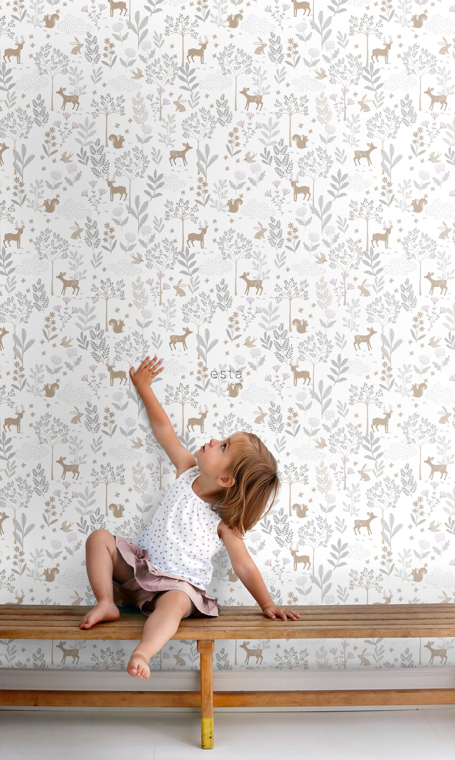 Papier peint forêt avec des animaux de la forêt lilas violet et beige - 53 cm x 10.05 m - ESTAhome - 2