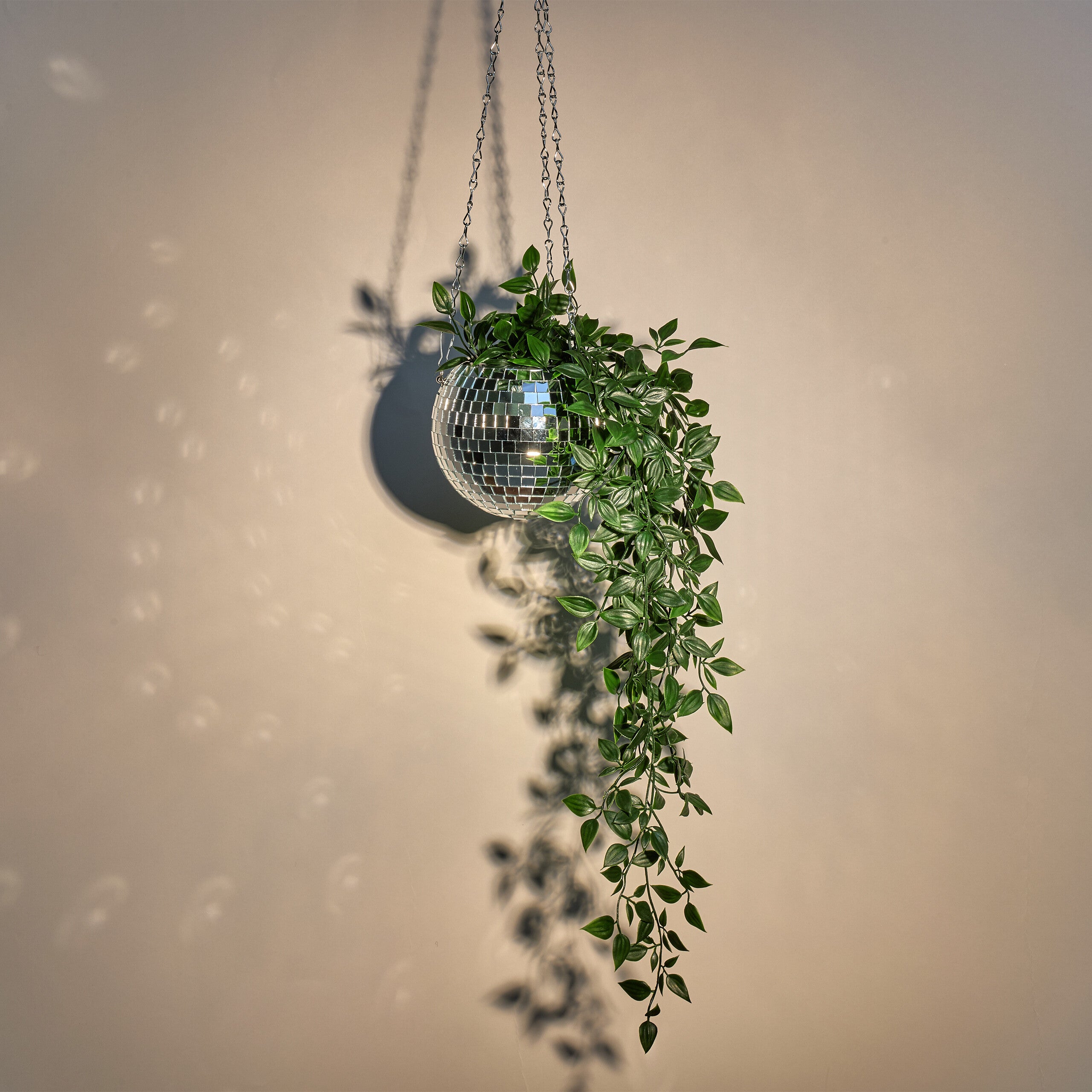 Pot de fleurs boule disco, à suspendre ou à poser, verre, H x D : 13 x 15 cm, plantes, argenté, Relaxdays - 2