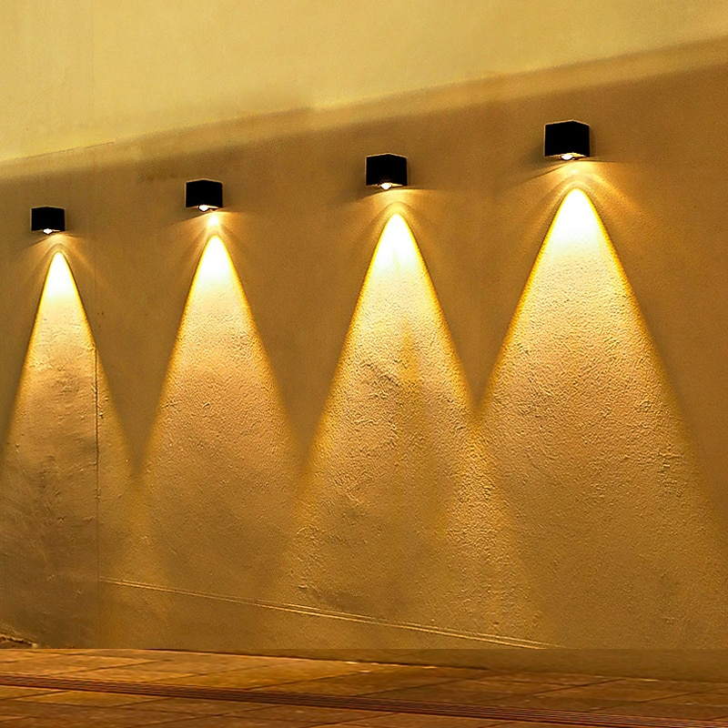 Zestaw 4 solarnych lamp zewnętrznych, solarna lampa ścienna, solarna wodoodporna lampa ogrodowa, solarny reflektor, ciepła biel 3000 K (czarny)