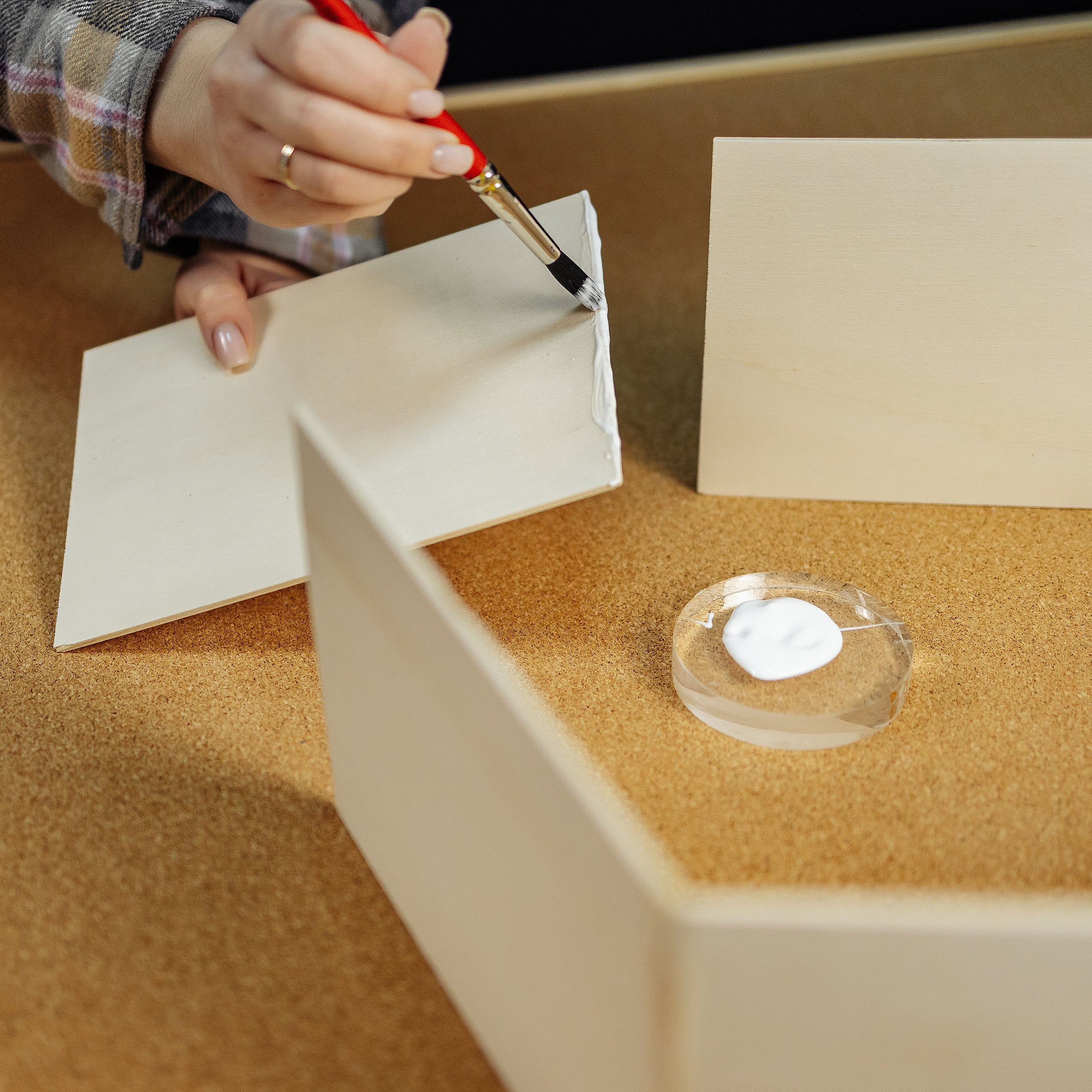 Creative Deco Cola Líquida PVA Branca | 1L | Não Tóxica | para Feltro Vidro Cartão Tecido Madeira Couro Papel | Artesanato Escolar Multi-Uso - 4