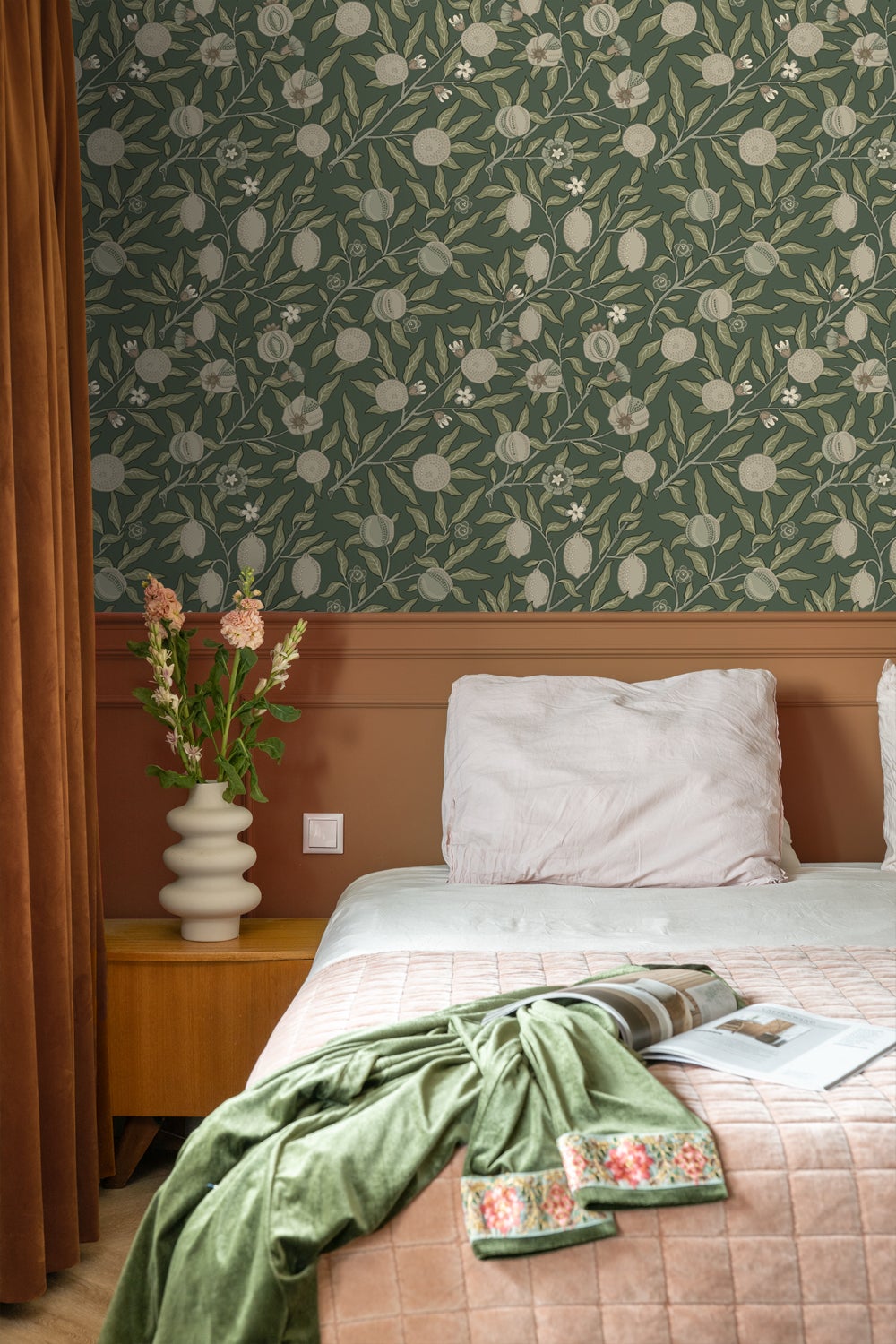 Papier peint des fruits et des feuilles exotiques vert foncé et taupe - 50 x 900 cm - ESTAhome - 2