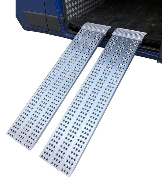 Longueur de rampe 3.00m - Hauteur à franchir de 810 à 905mm - charge max par paire 1000kg pour empattement 1250mm - Vendue à l'unité - M040B3/HS/30U