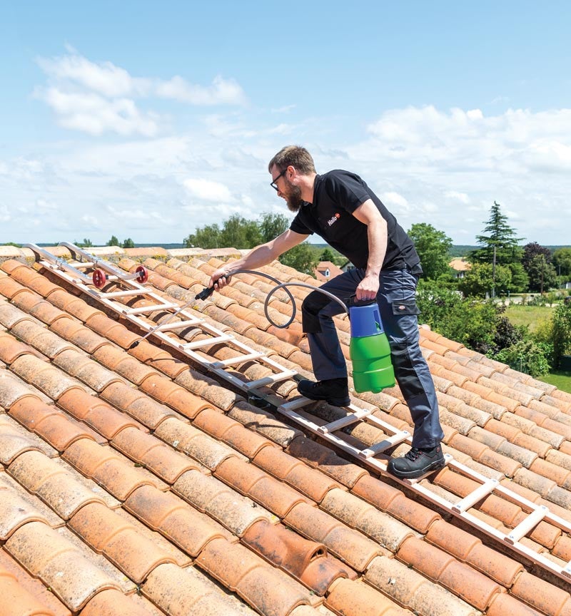 Echelle plate de toit en bois pour couvreur avec crochet de toit 5m Hailo Safety Roof - 2