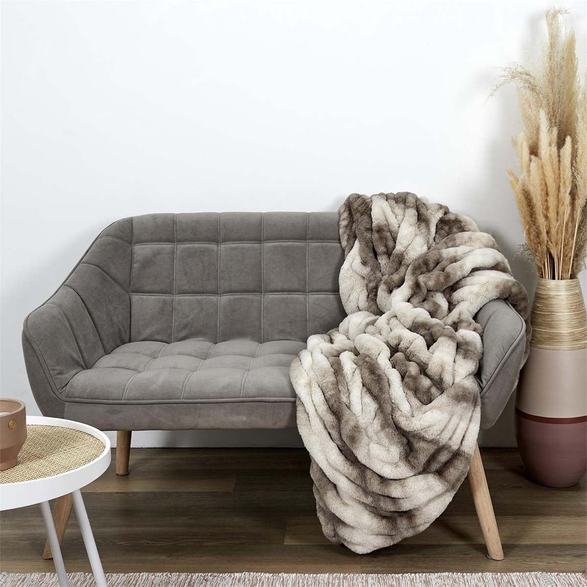Plaid Ultra Doux 140x200cm Imitation Fourrure Texturée Marron et Crème - ICONIC - 2