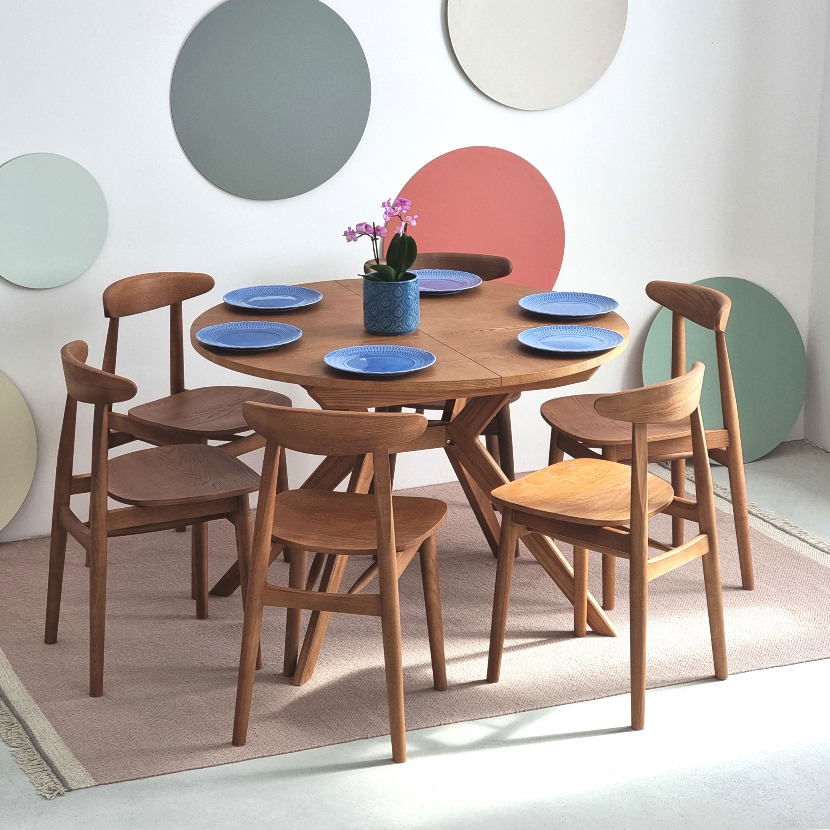 Table ronde extensible 110 cm avec 6 chaises, couleur chêne | Leroy Merlin