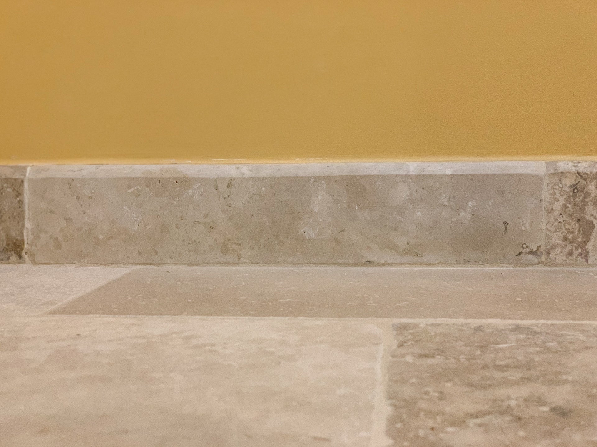Plinthe en travertin 1er choix Premium 40 × 8 × 1,2 cm – Pierre naturelle – Vendue à la pièce - 6
