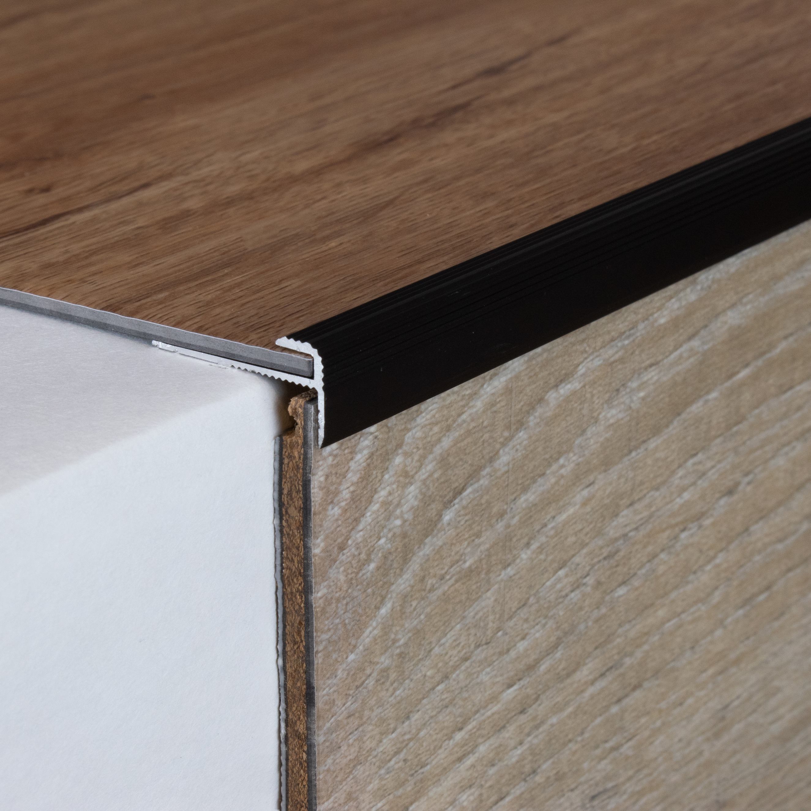 PROVISTON Profilé d'encadrement 25 x 10 x 900 mm Aluminium anodisé Profilé de finition Argent strié Percé - 2