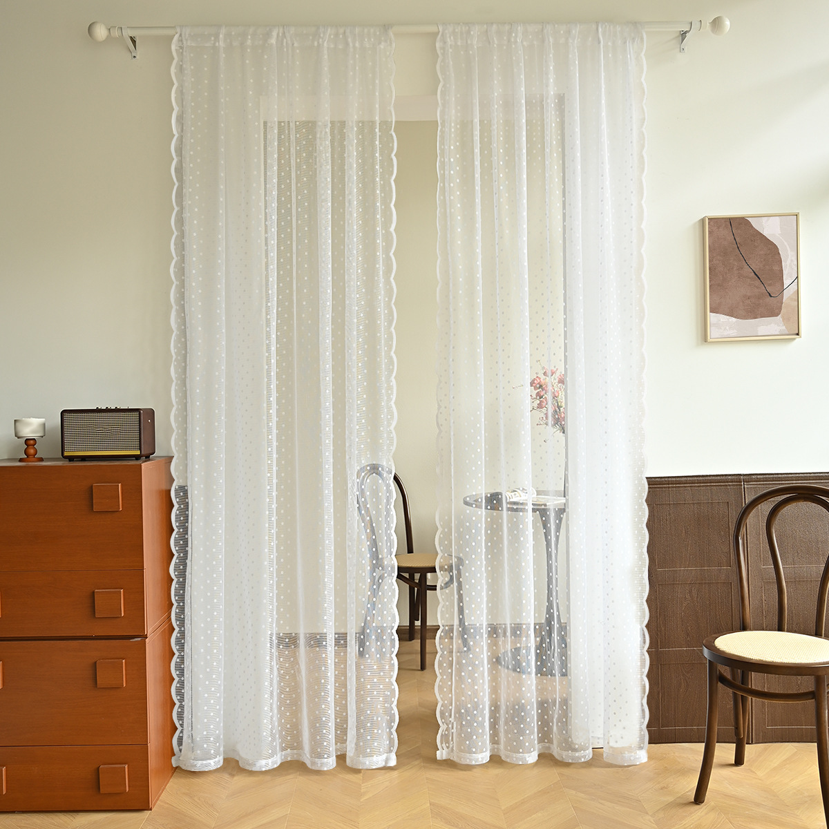 Biała, półprzezroczysta firanka z tiulu, 135 x 230 cm, jednoczęściowa