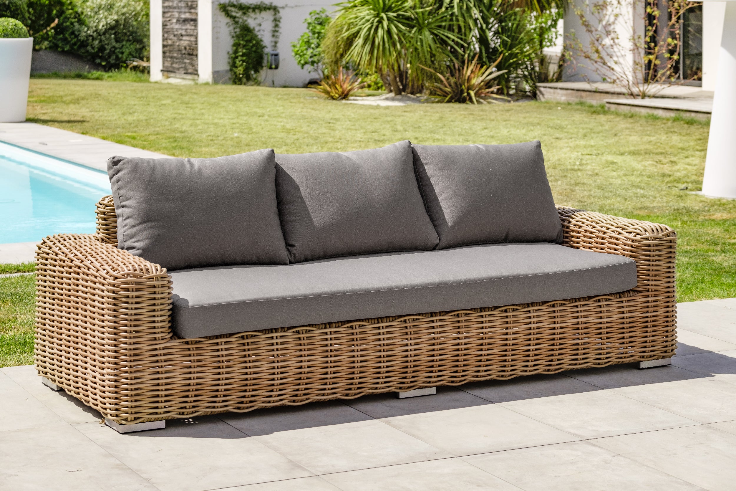 Canapé de jardin 3 places en résine tressée marron BORABORA - PARIS GARDEN - 2