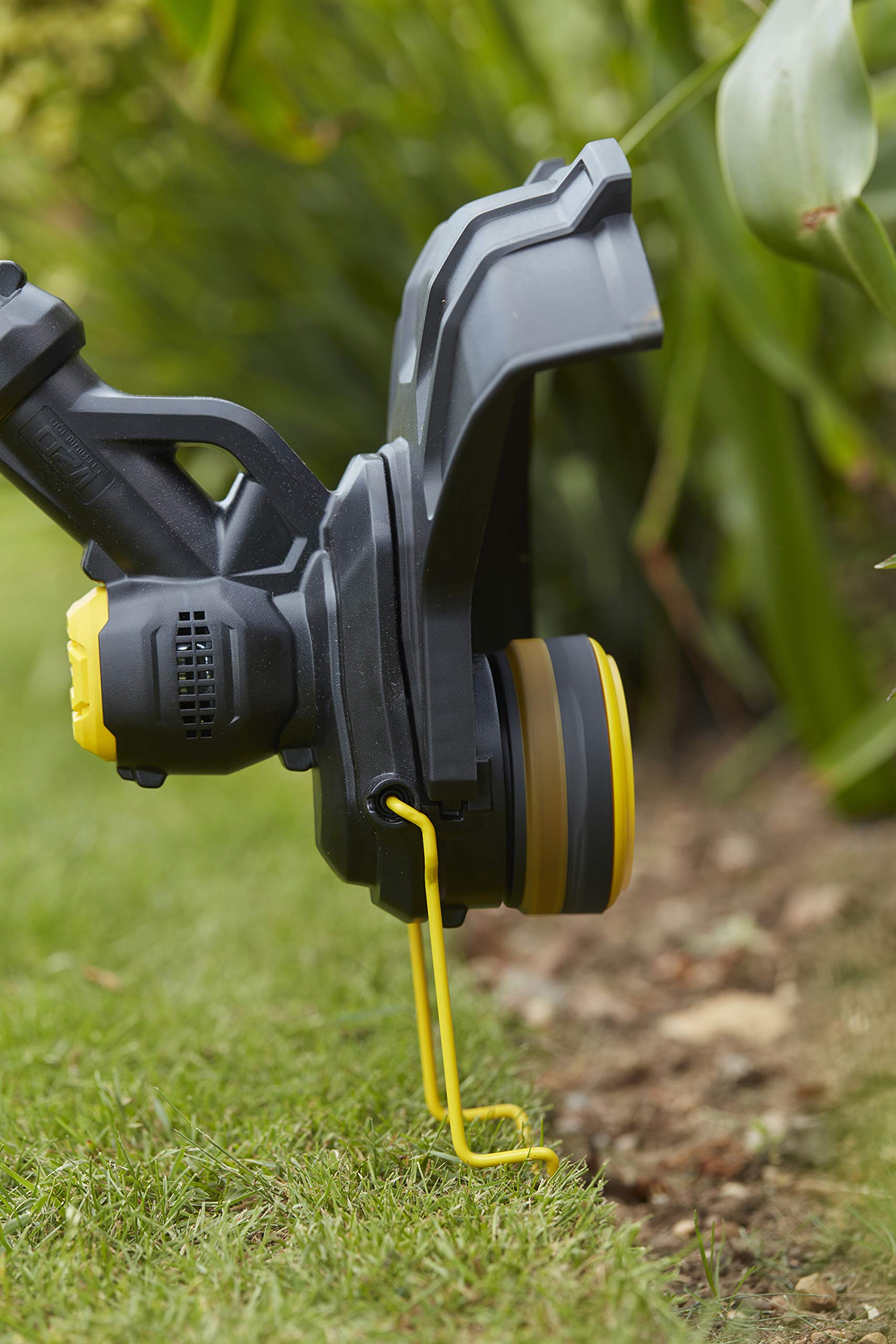 Coupe-Bordures 33cm 18V STANLEY FATMAX V20 SFMCST933M1-QW - 1 Batterie 4Ah + Chargeur - 6