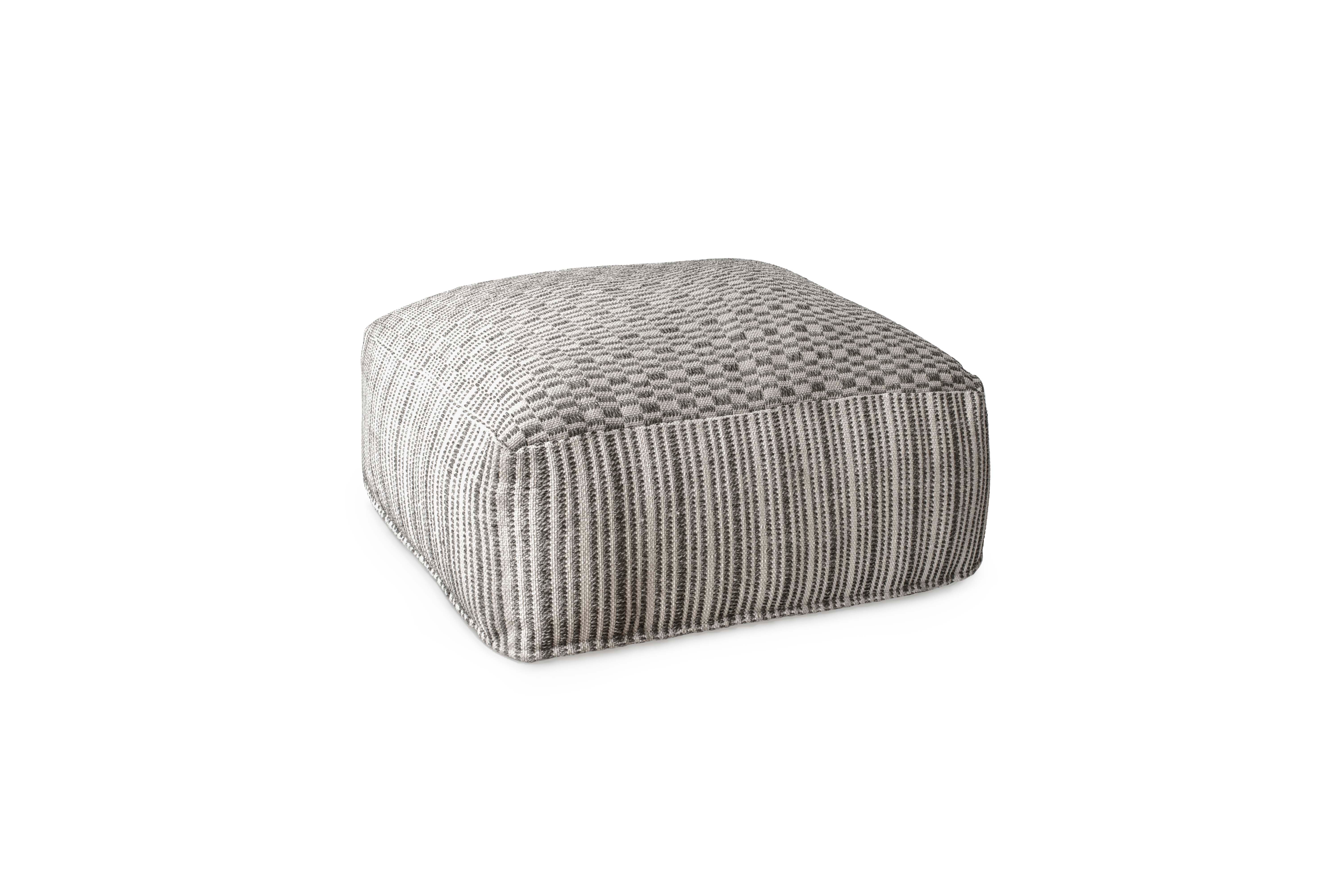 Puf Asymmetric antracytowy 60x60x25 cm – nowoczesny puf geometryczny do salonu i sypialni