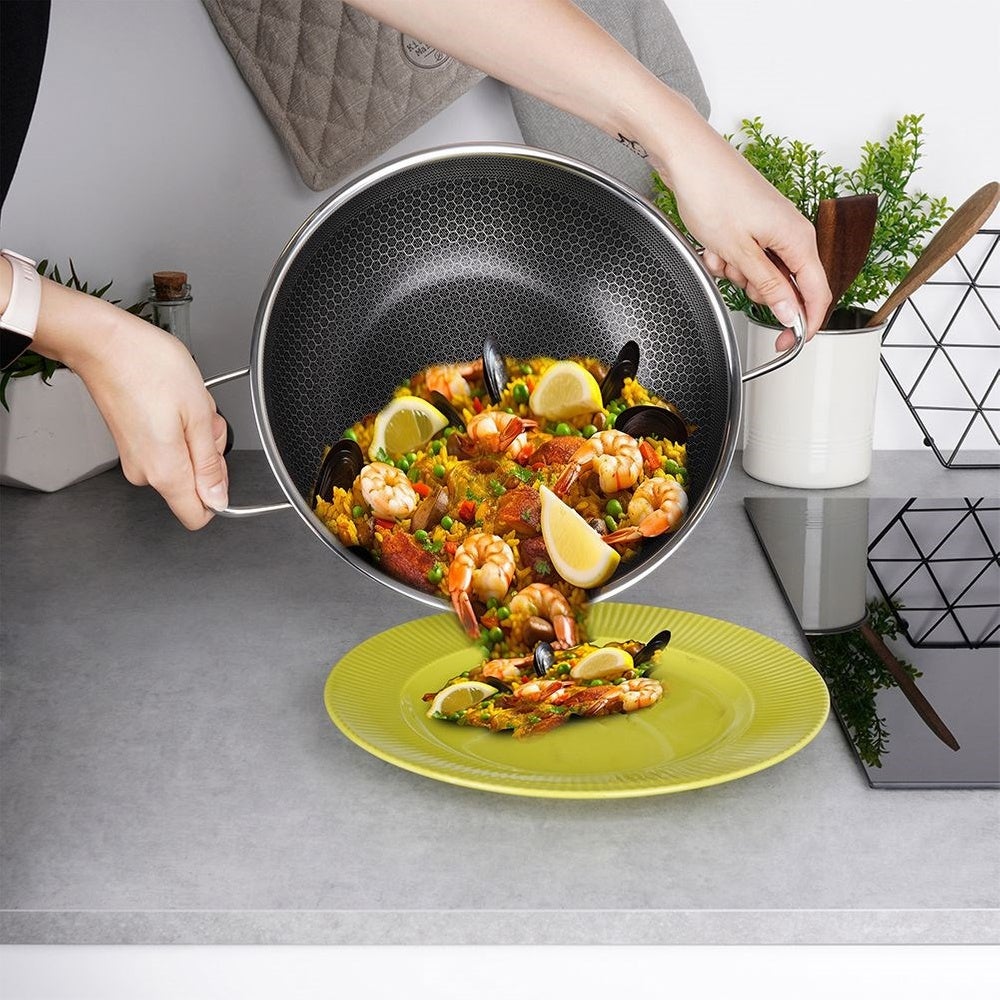 Patelnia wok stalowa nieprzywierająca COOKCELL 28 cm - 4